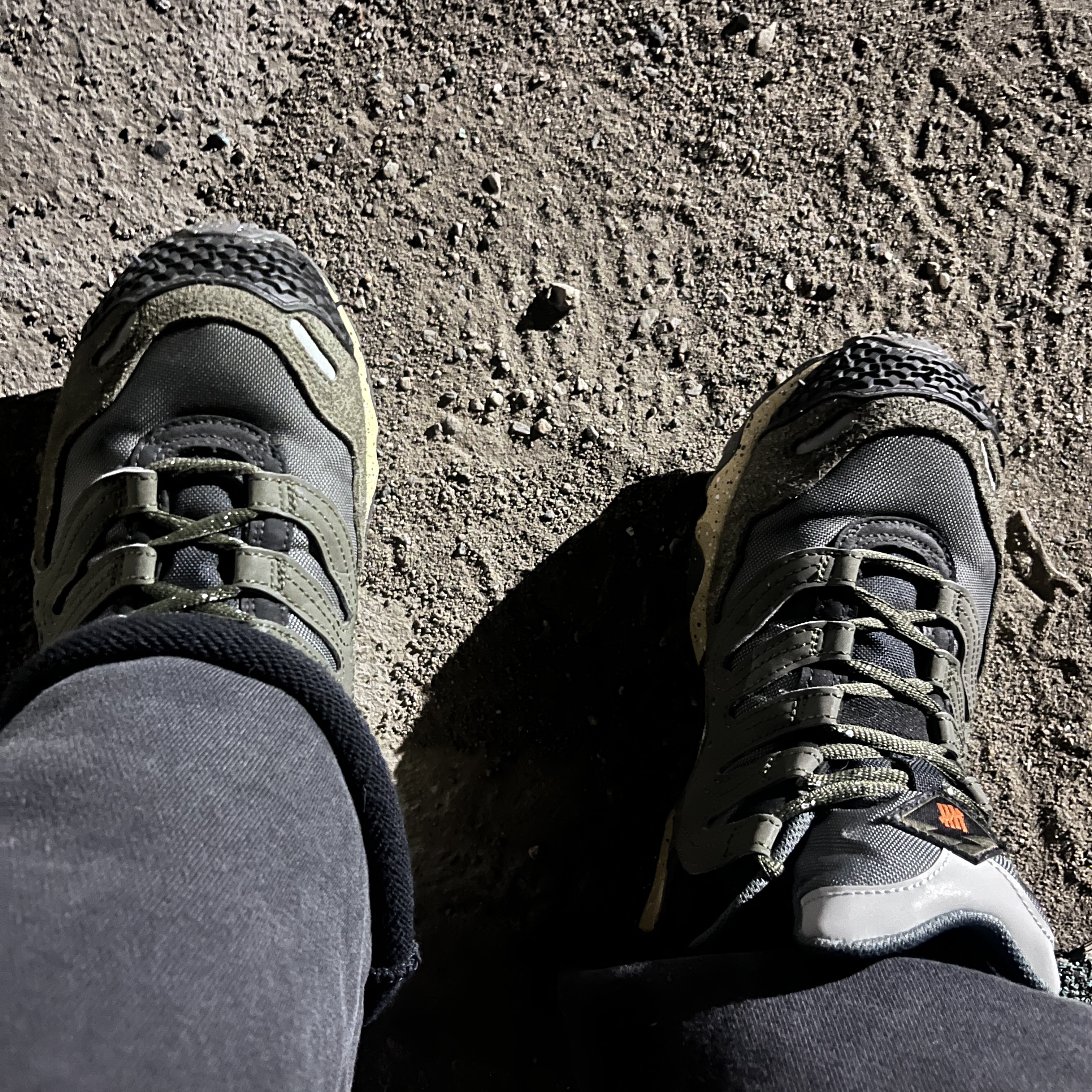 Nike x Undefeated Air Terra Humara Cargo Khaki 착용 스타일 - 1