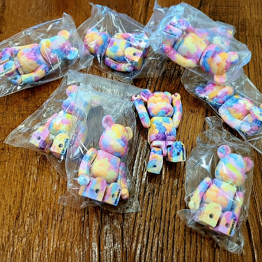 Bearbrick Series 47 Sealed Case 100% (24 Blind Boxes) 착용 스타일