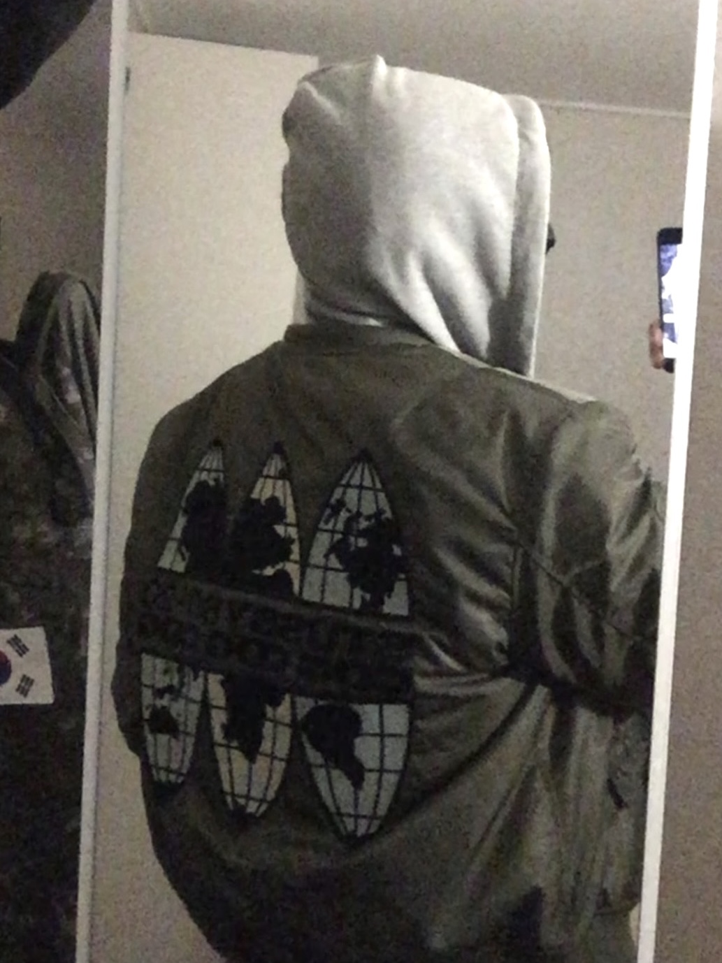 Stussy x CDG MA-1 Jacket Olive 착용 스타일