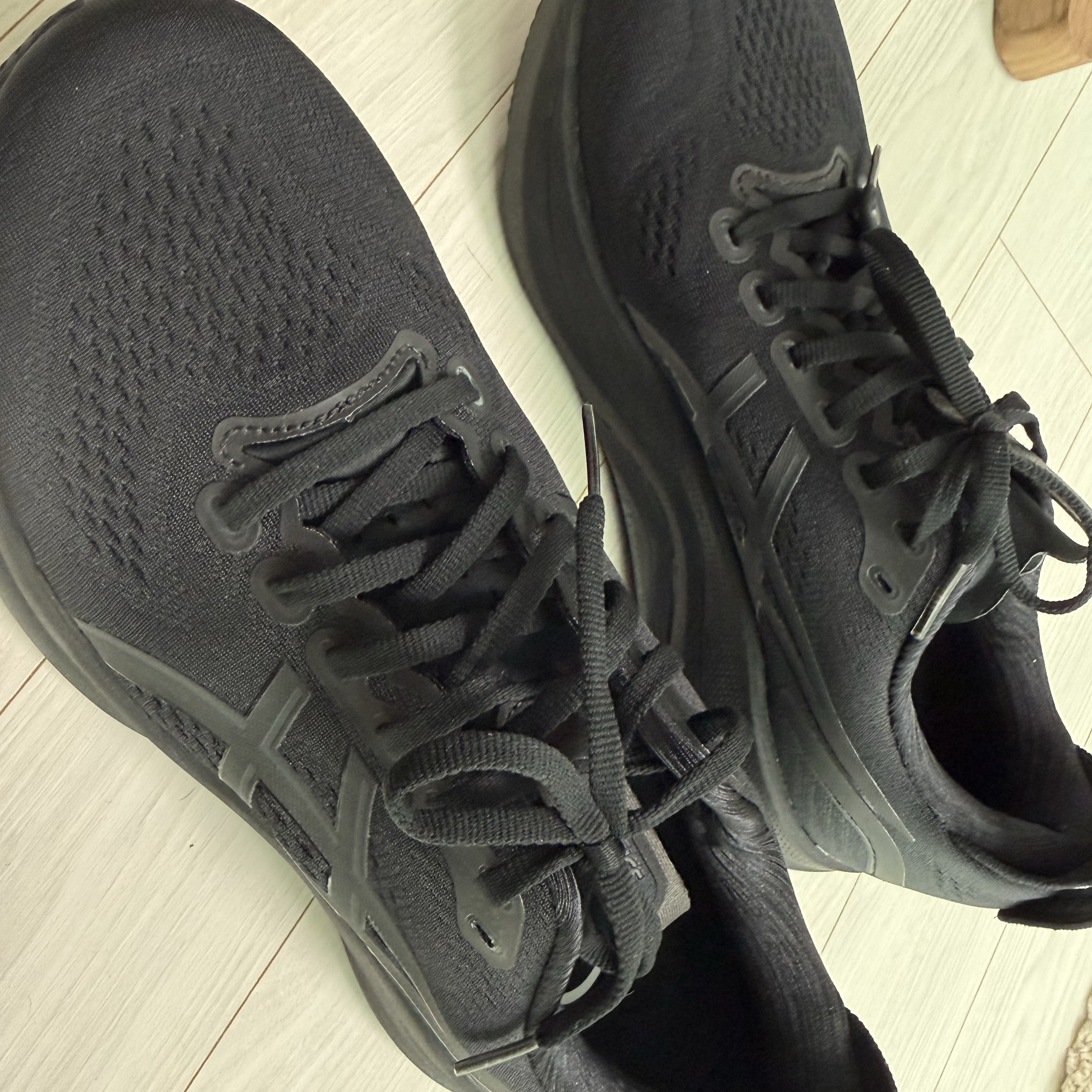 Asics Gel-Kayano 32 Black Graphite Grey - D Standard 착용 스타일