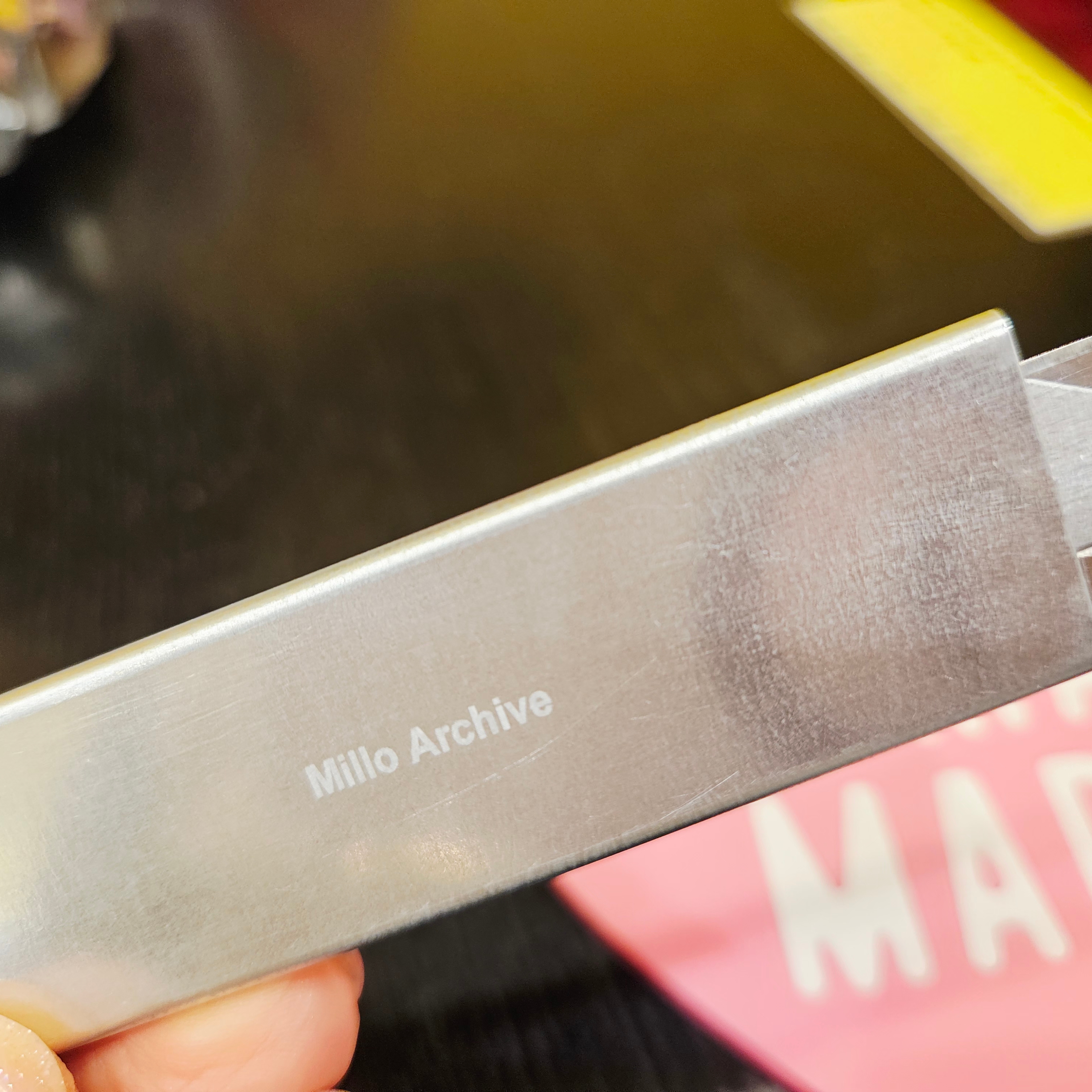 Millo Archive Campaign Logo Box Cutter Silver 착용 스타일 - 1