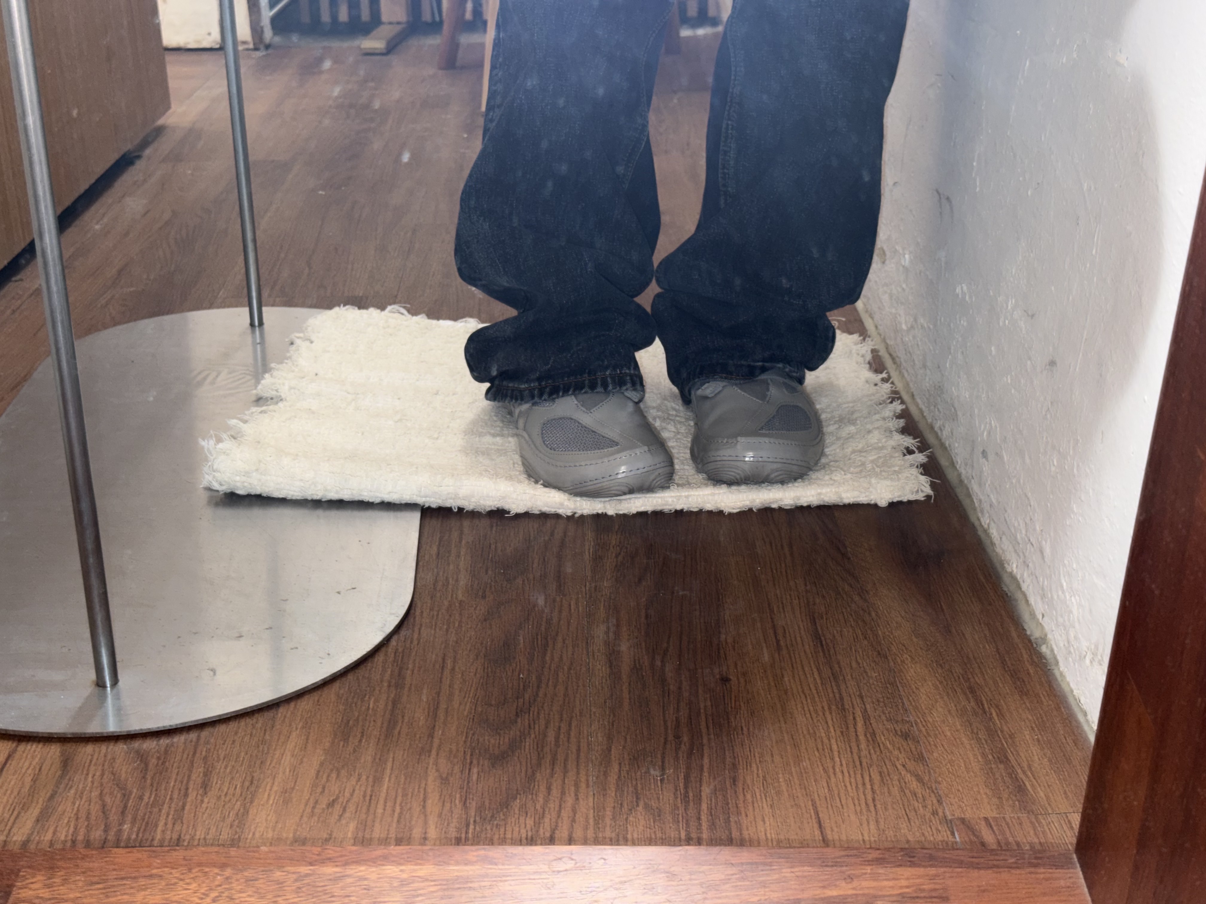 Asics x Issey Miyake Hyper Taping Grey 착용 스타일 - 4