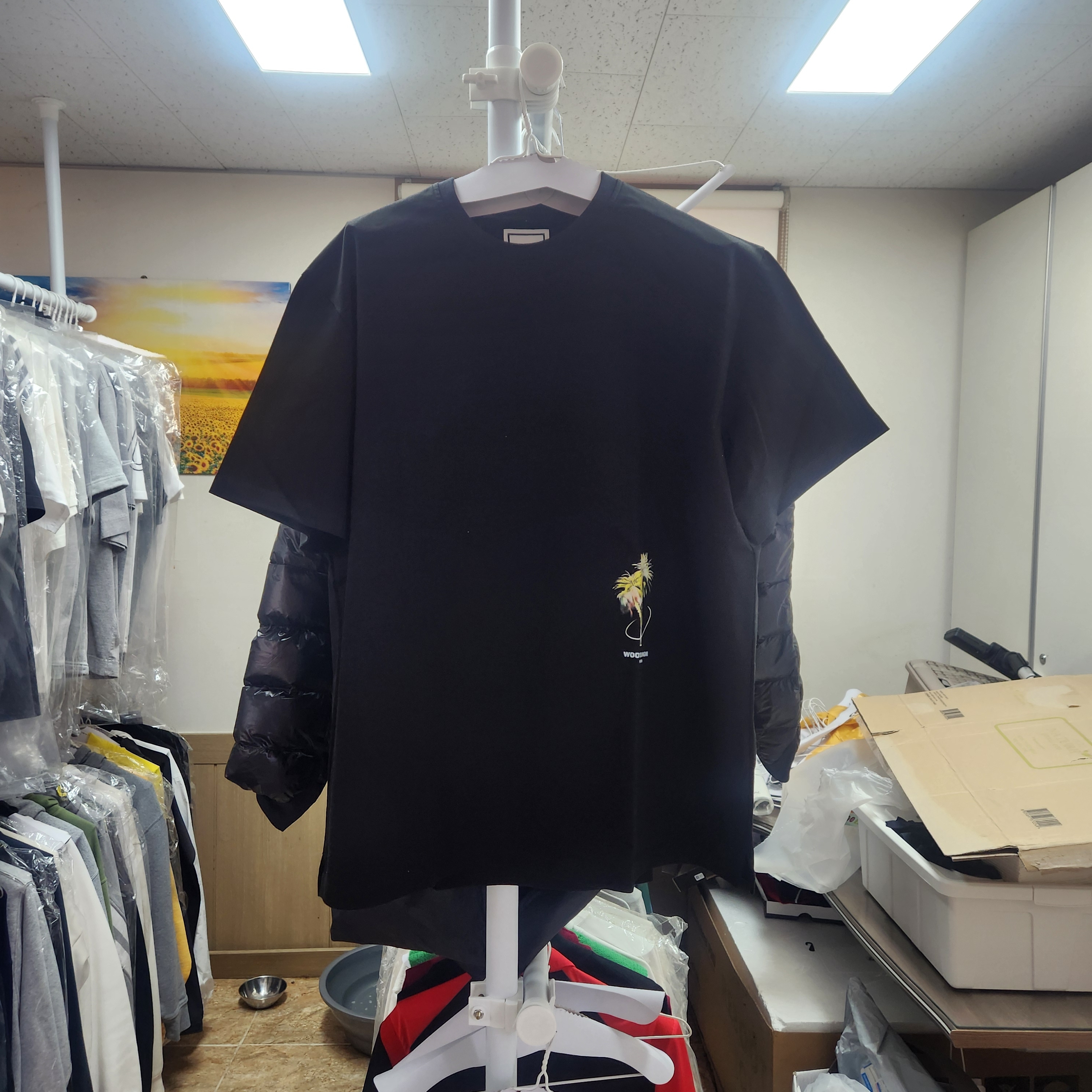 Wooyoungmi Palm Tree Graphic T-Shirt Black - 25SS 착용 스타일 - 1