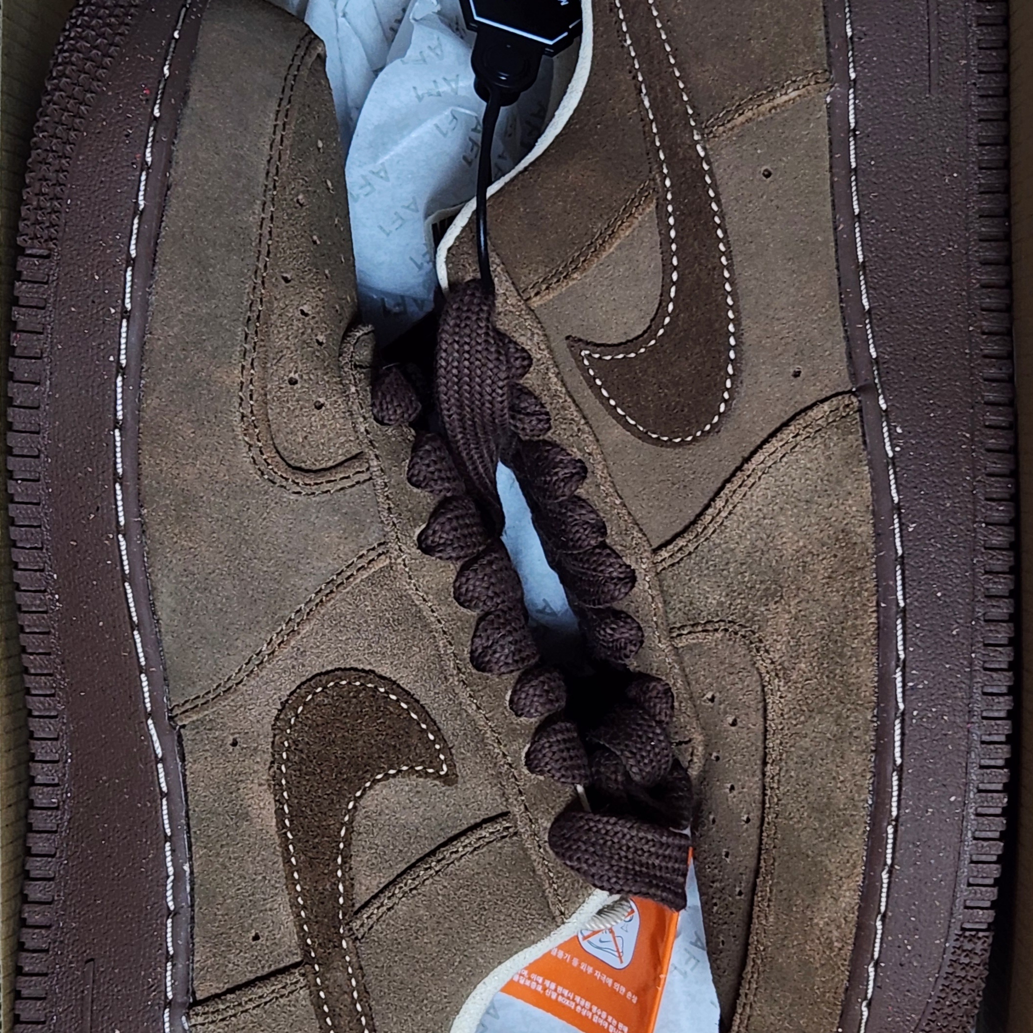 (W) Nike Air Force 1 '07 Cacao Wow 착용 스타일 - 1
