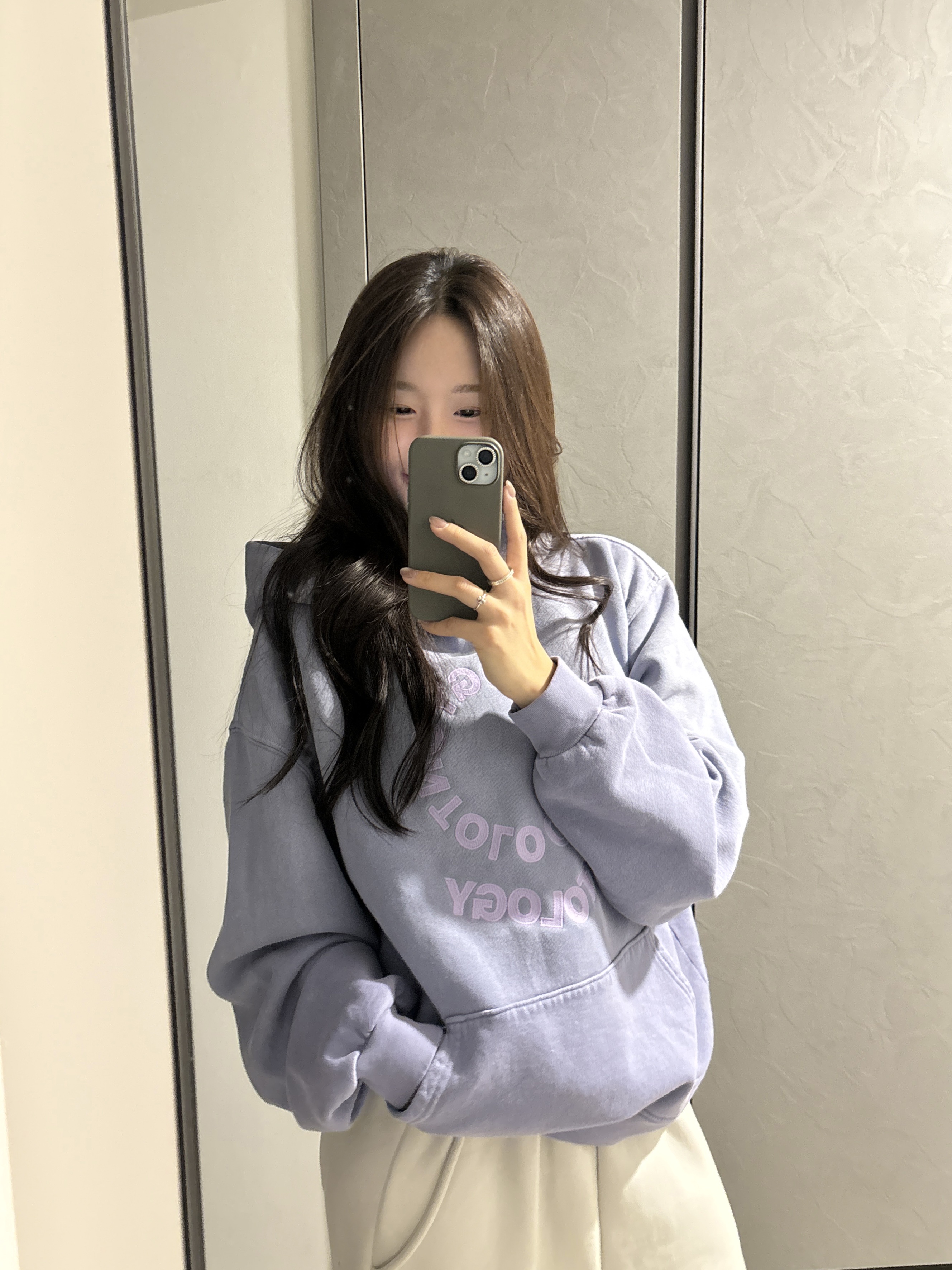 Palantir Ontology Shyam Hoodie Lavender 착용 스타일 - 1