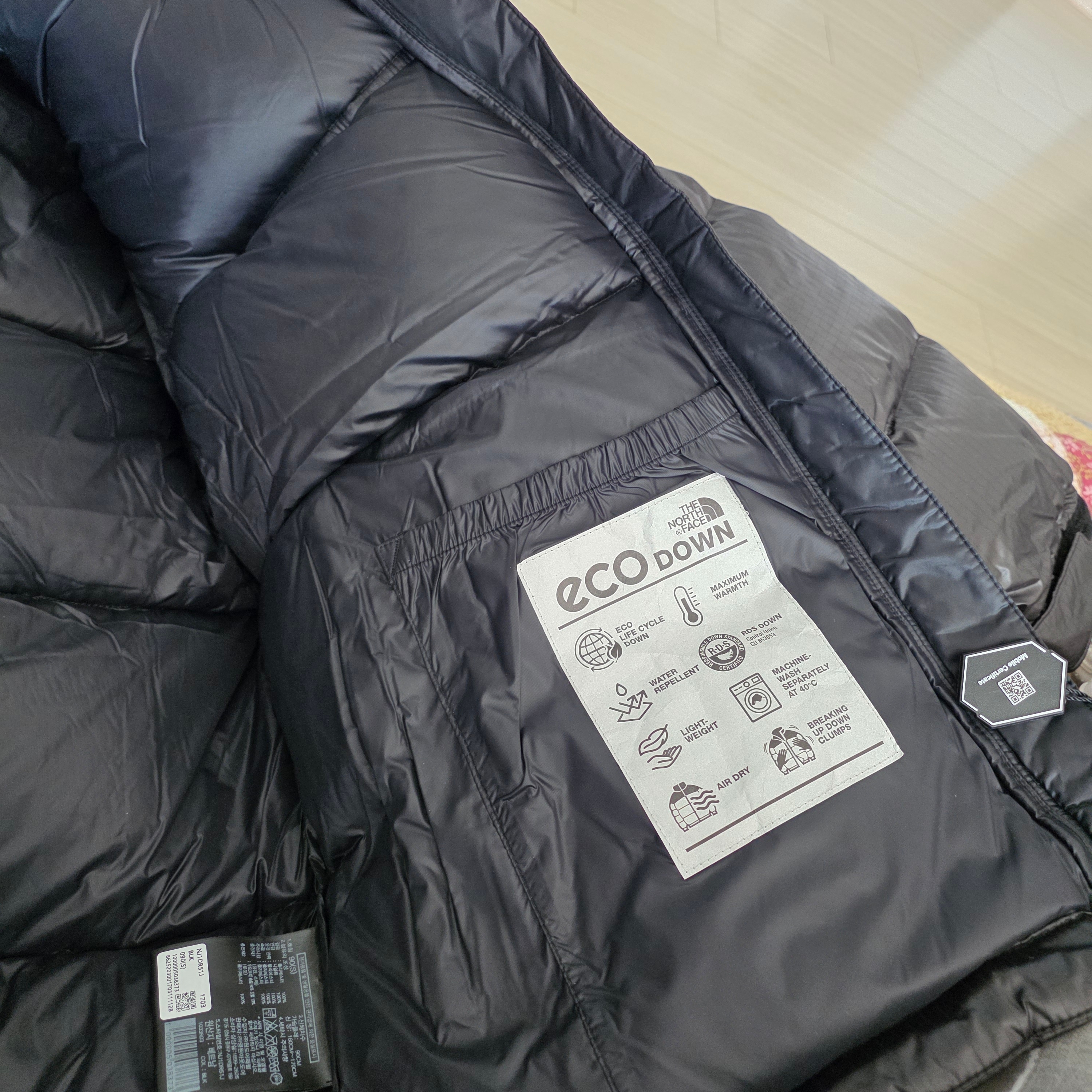 The North Face White Label Novelty Nuptse RDS Down Jacket Black 착용 스타일 - 4