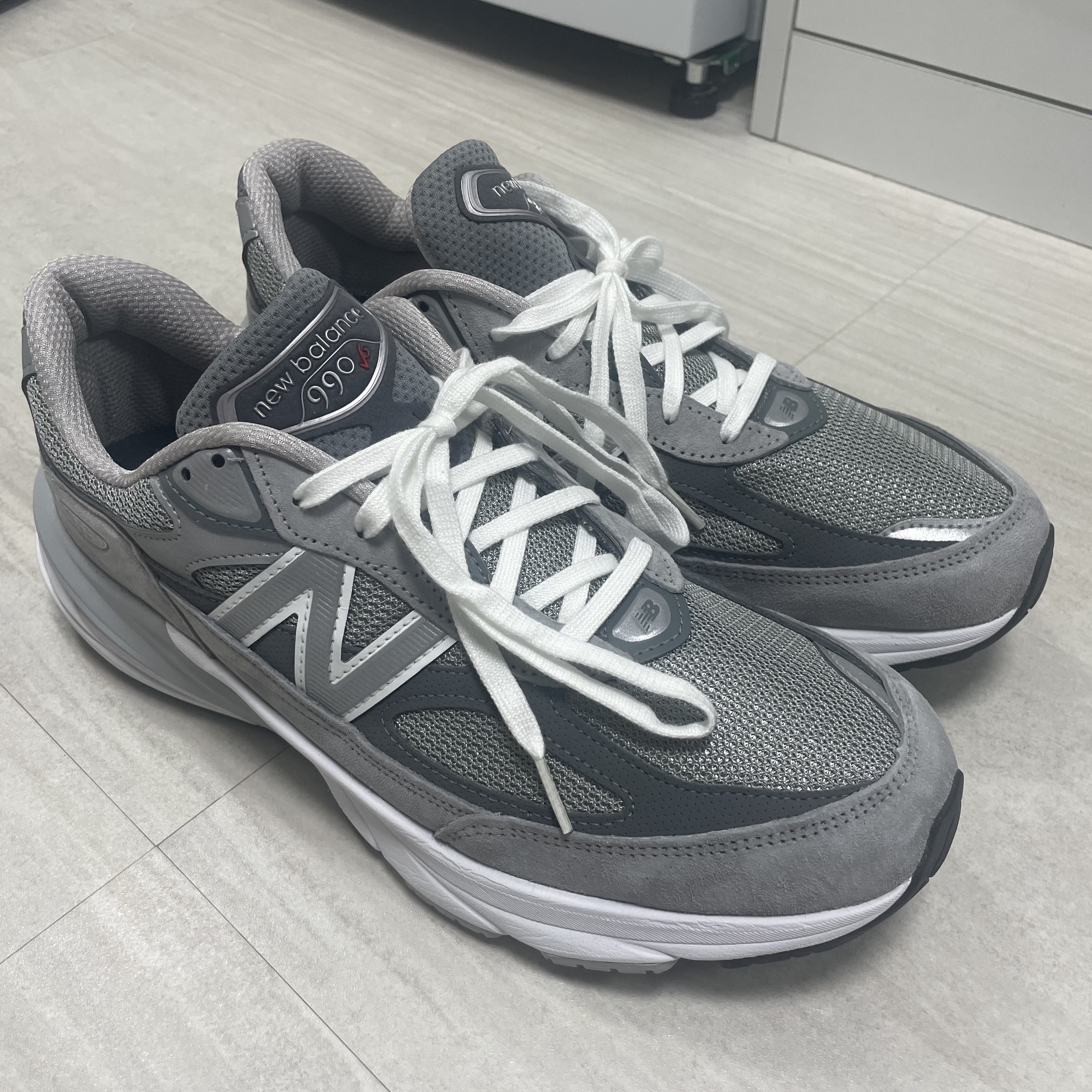 New Balance 990v6 Made in USA Grey - D Standard 착용 스타일 - 3