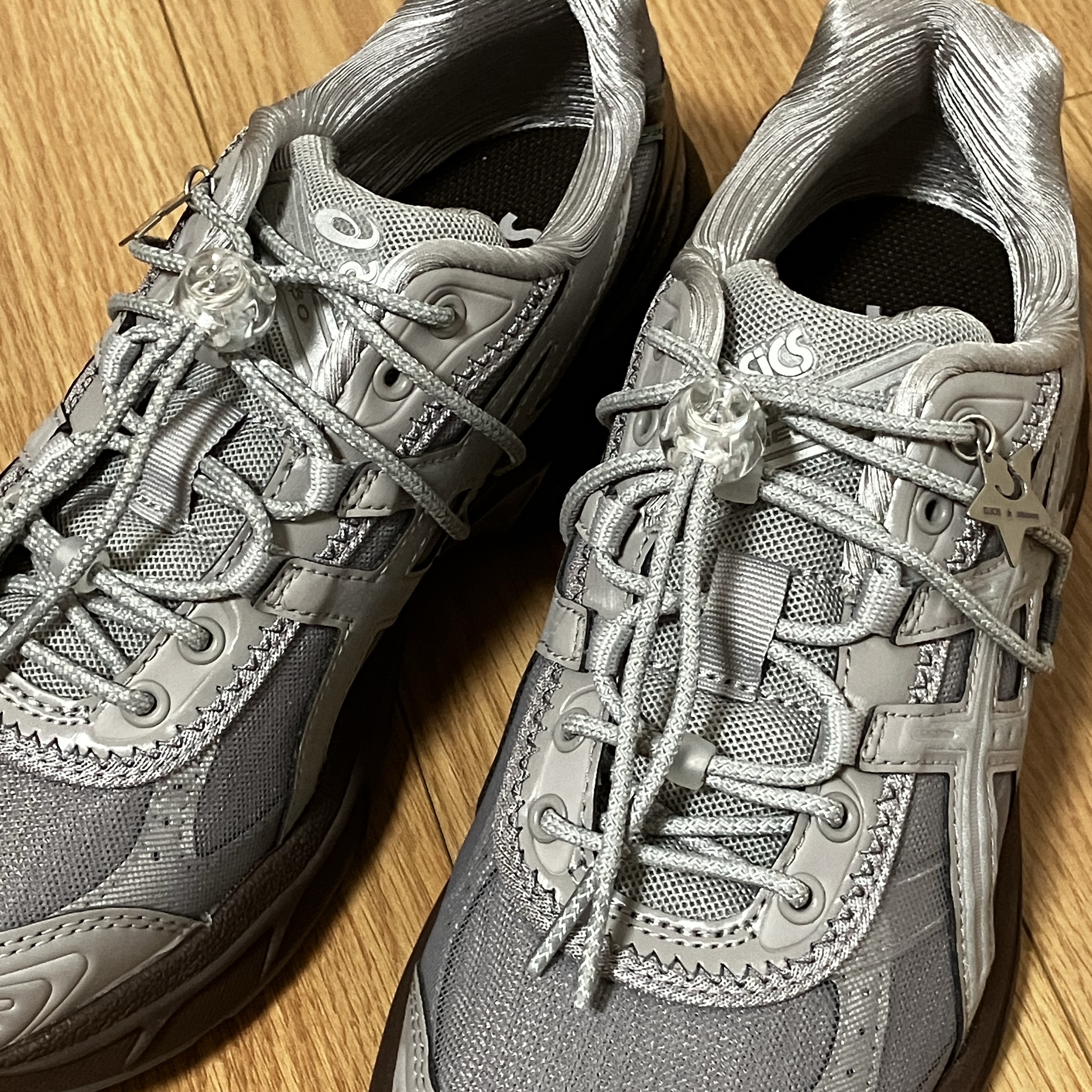 Asics x Atmos Pink x OJOS Gel-1130 RE Grey 착용 스타일 - 1