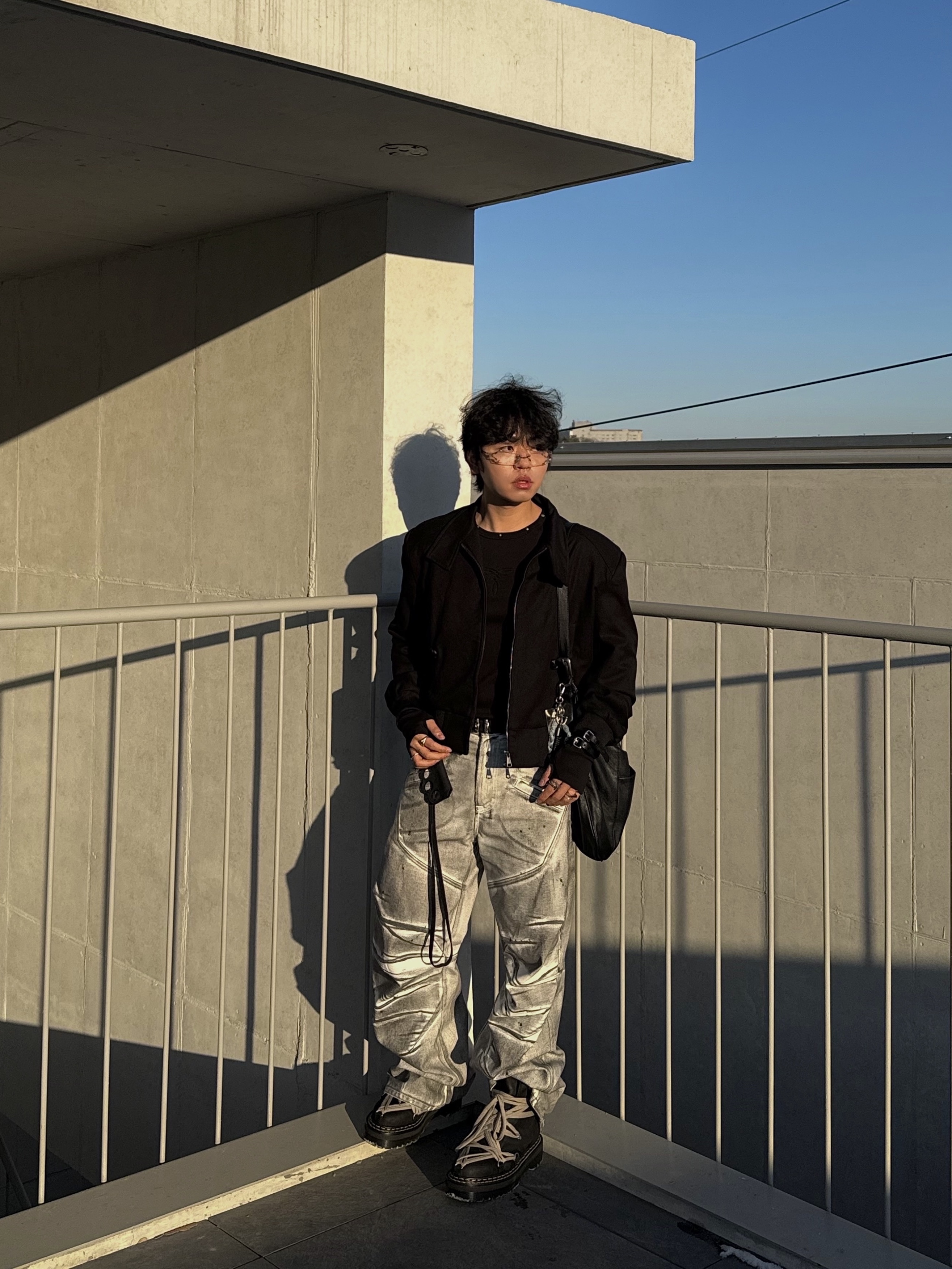 DIRT NAP Double Bind Bracelet Silver, Dr. Martens x Rick Owens 1460 Quad Sole Mega Lace Boots Black 착용 스타일 - 1