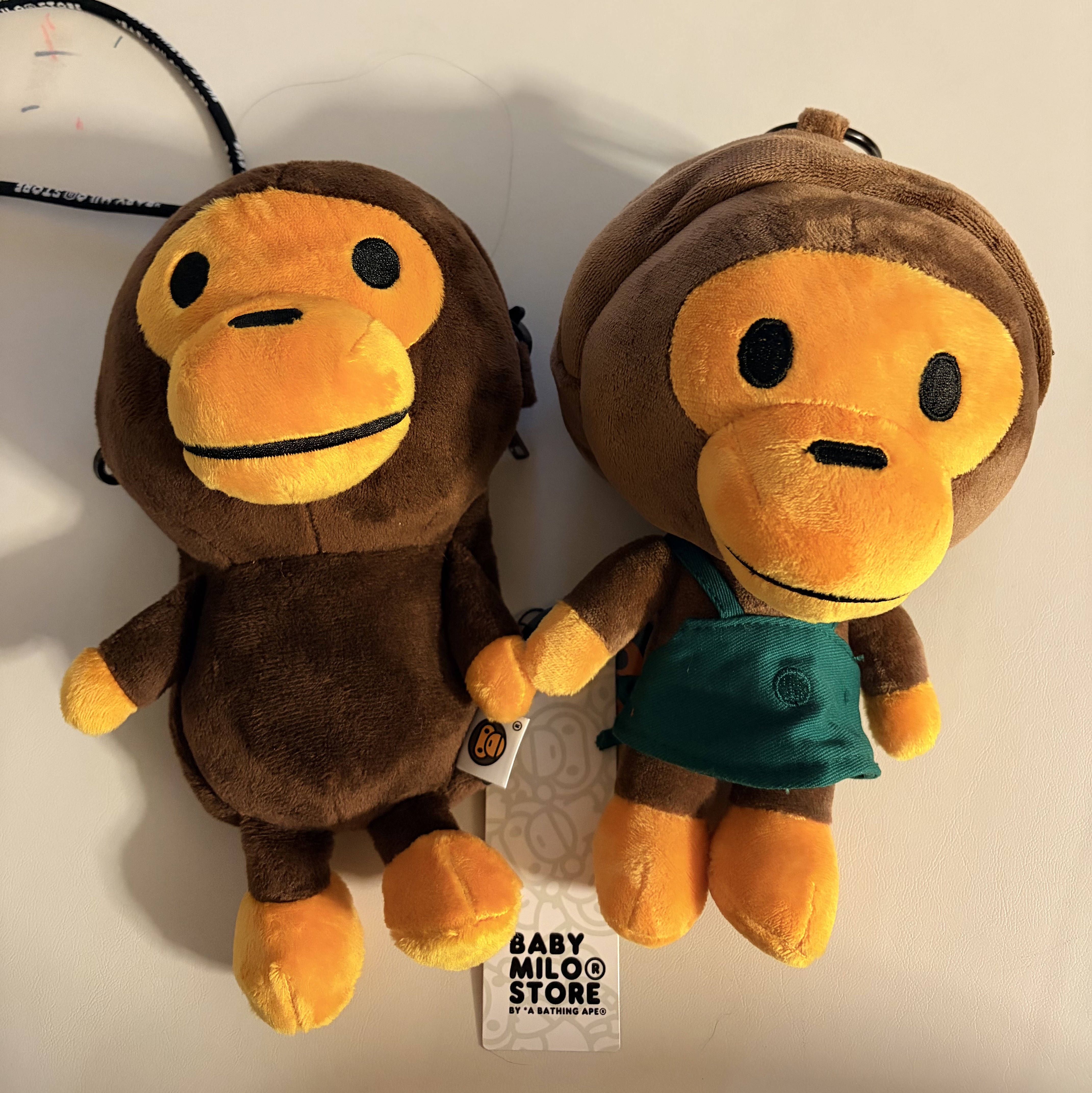 BAPE Baby Milo Mobile Bag Brown, Starbucks x BAPE Baby Milo Foldable Bag 착용 스타일 - 1