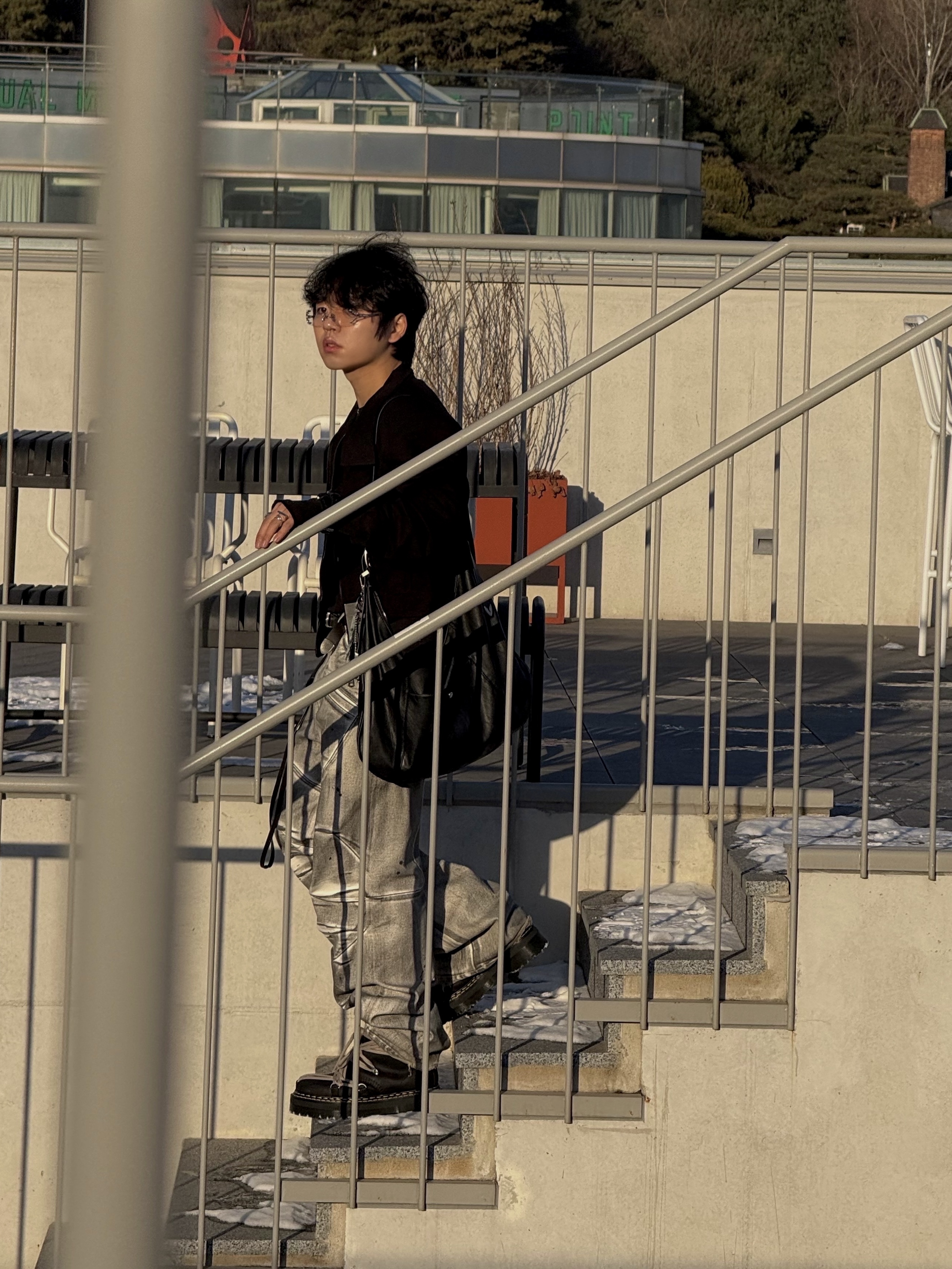 DIRT NAP Double Bind Bracelet Silver, Dr. Martens x Rick Owens 1460 Quad Sole Mega Lace Boots Black 착용 스타일 - 4