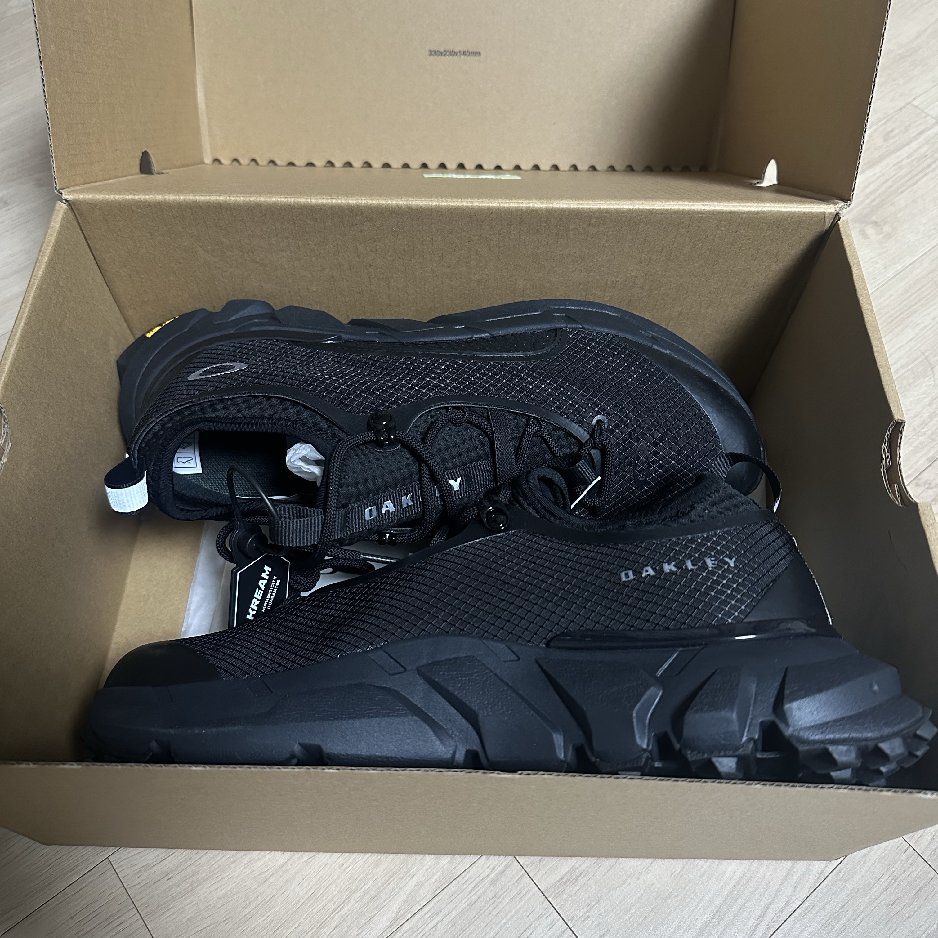 Salomon XT-6 GTX Black Silver 착용 스타일 - 3