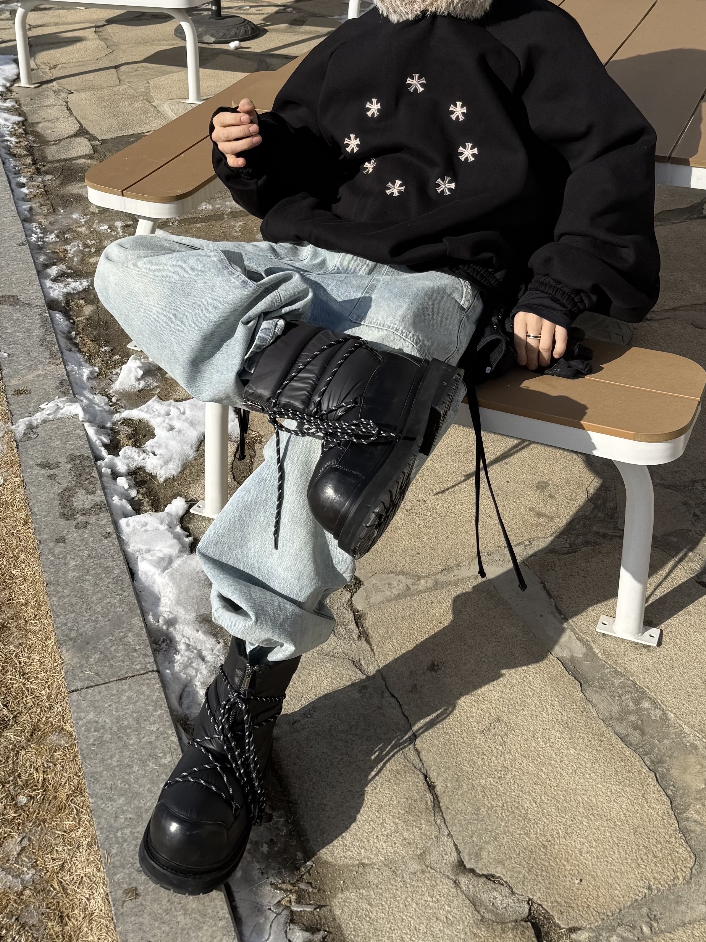 Supreme Script Logos Trooper Black - 20FW 착용 스타일 - 3