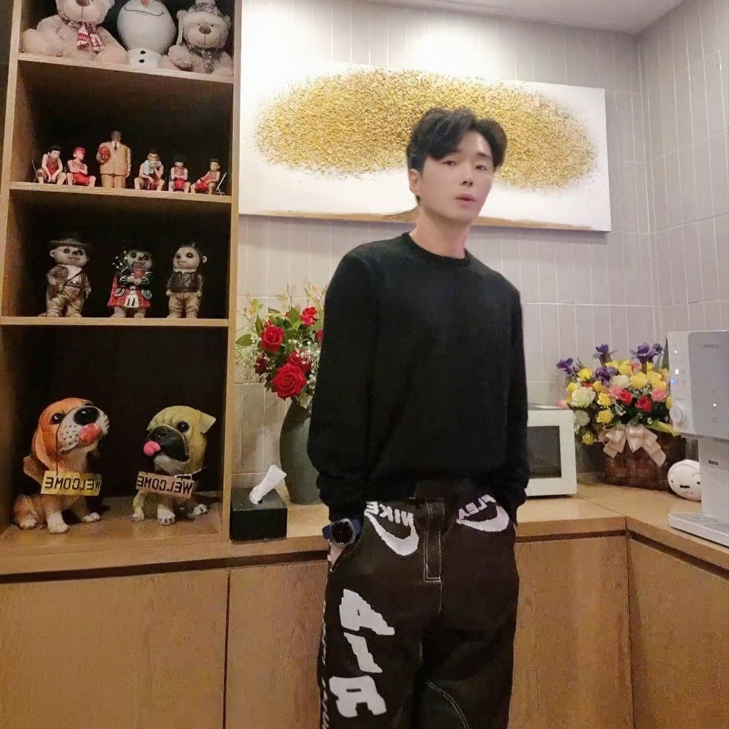 Nike x Cactus Plant Flea Market Air Sun MX Pant Dark Cinder, Stussy Bent Crown Sweater Black 착용 스타일 - 1