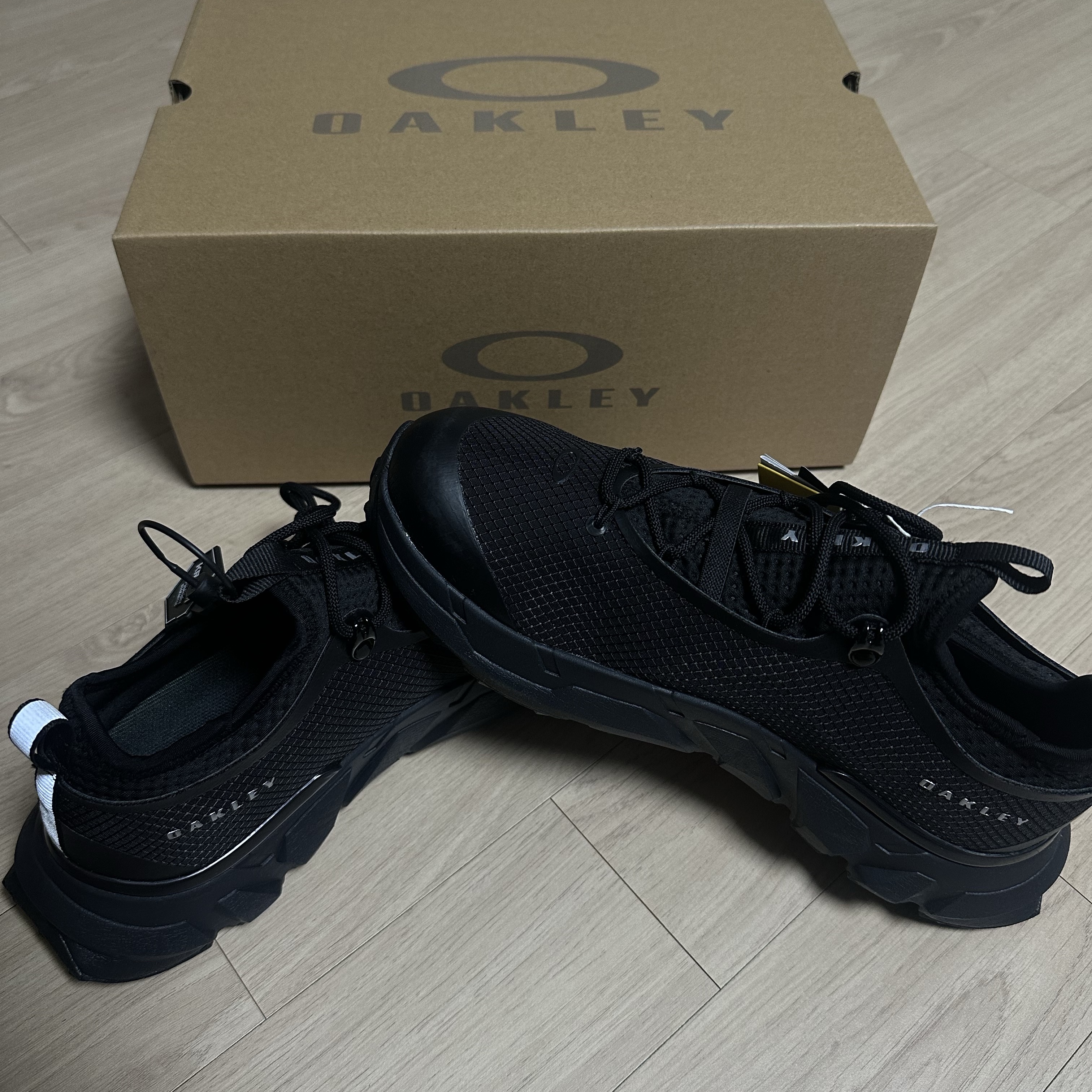 Salomon XT-6 GTX Black Silver 착용 스타일 - 4