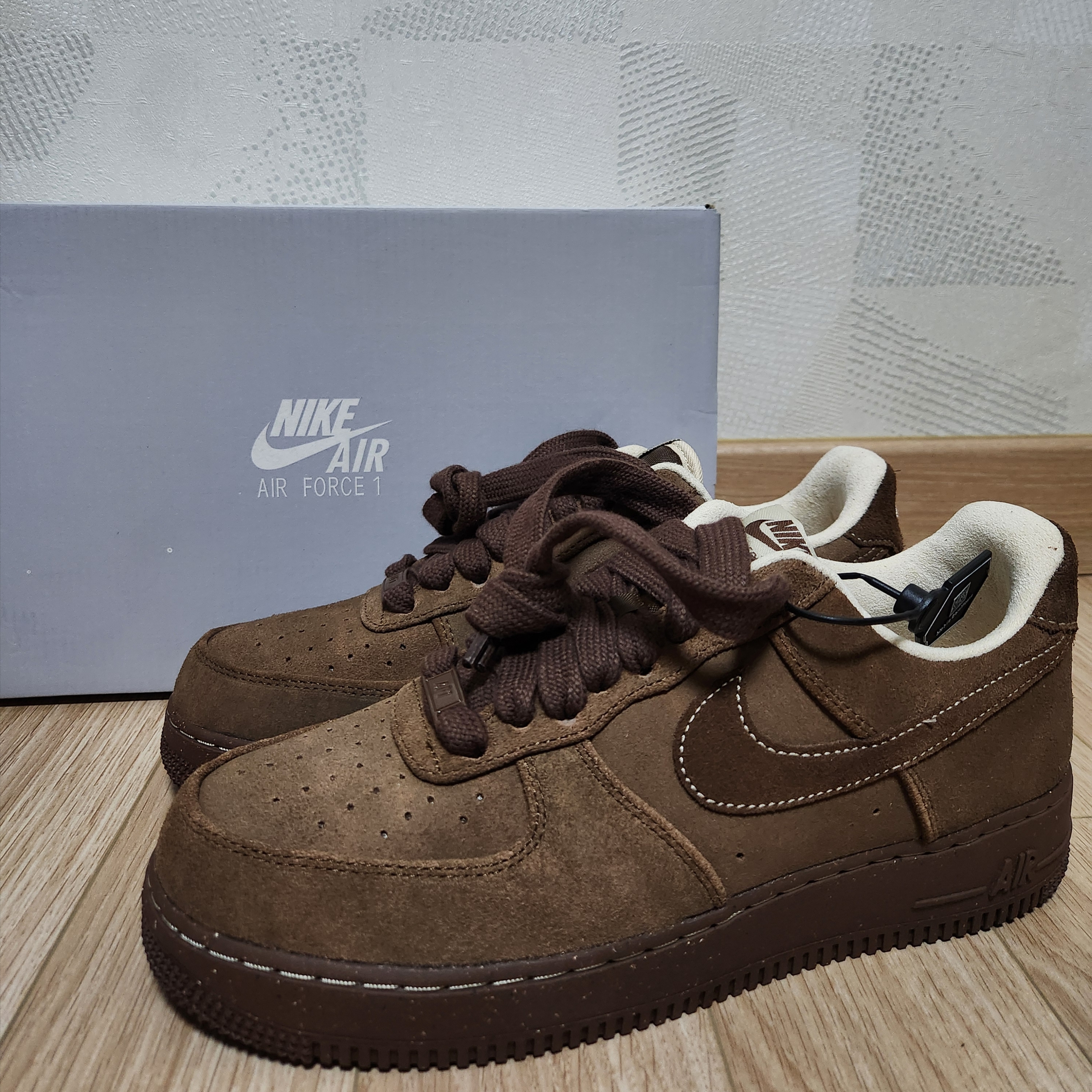 (W) Nike Air Force 1 '07 Cacao Wow 착용 스타일 - 2