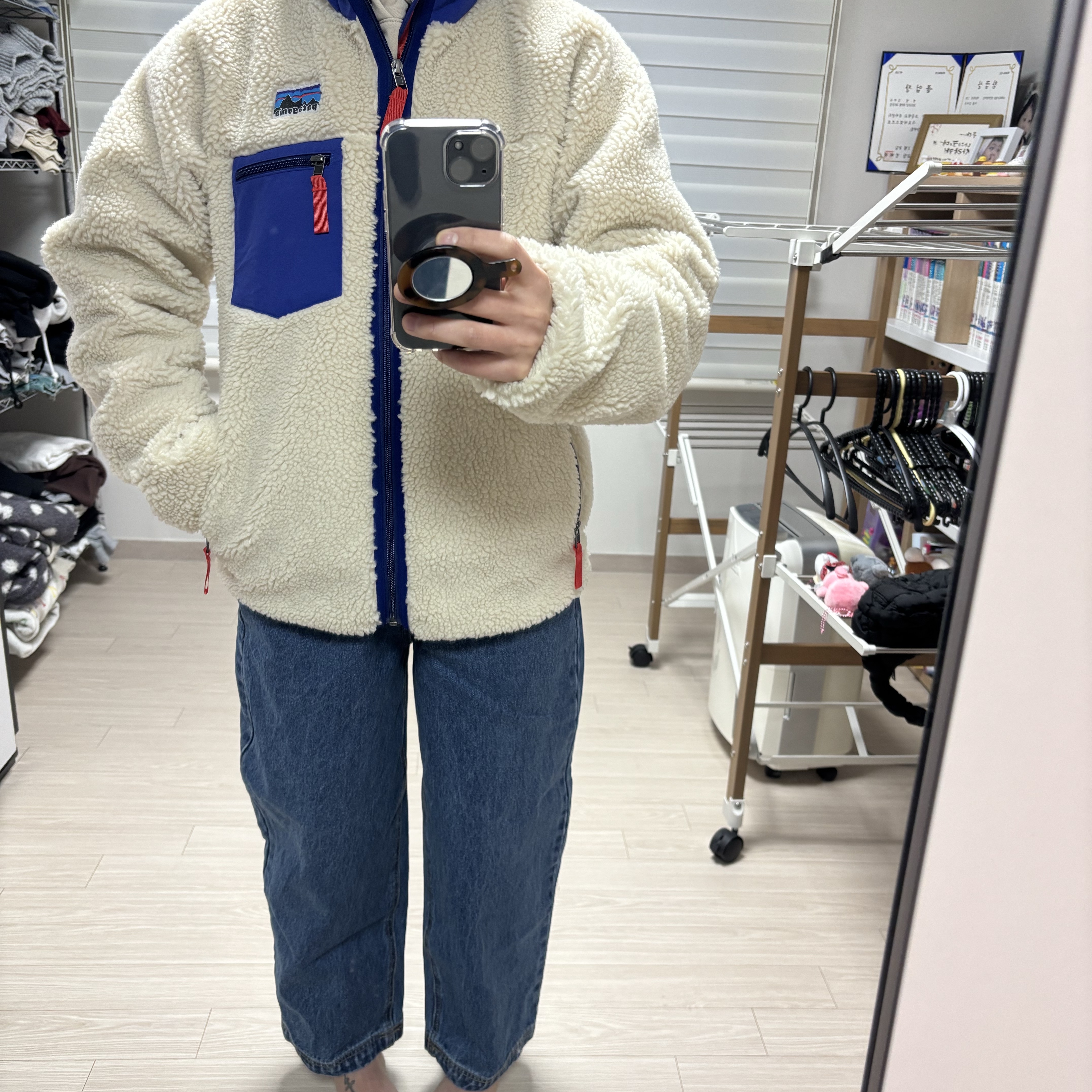 Patagonia Classic Retro-X Fleece Jacket Dark Natural 착용 스타일