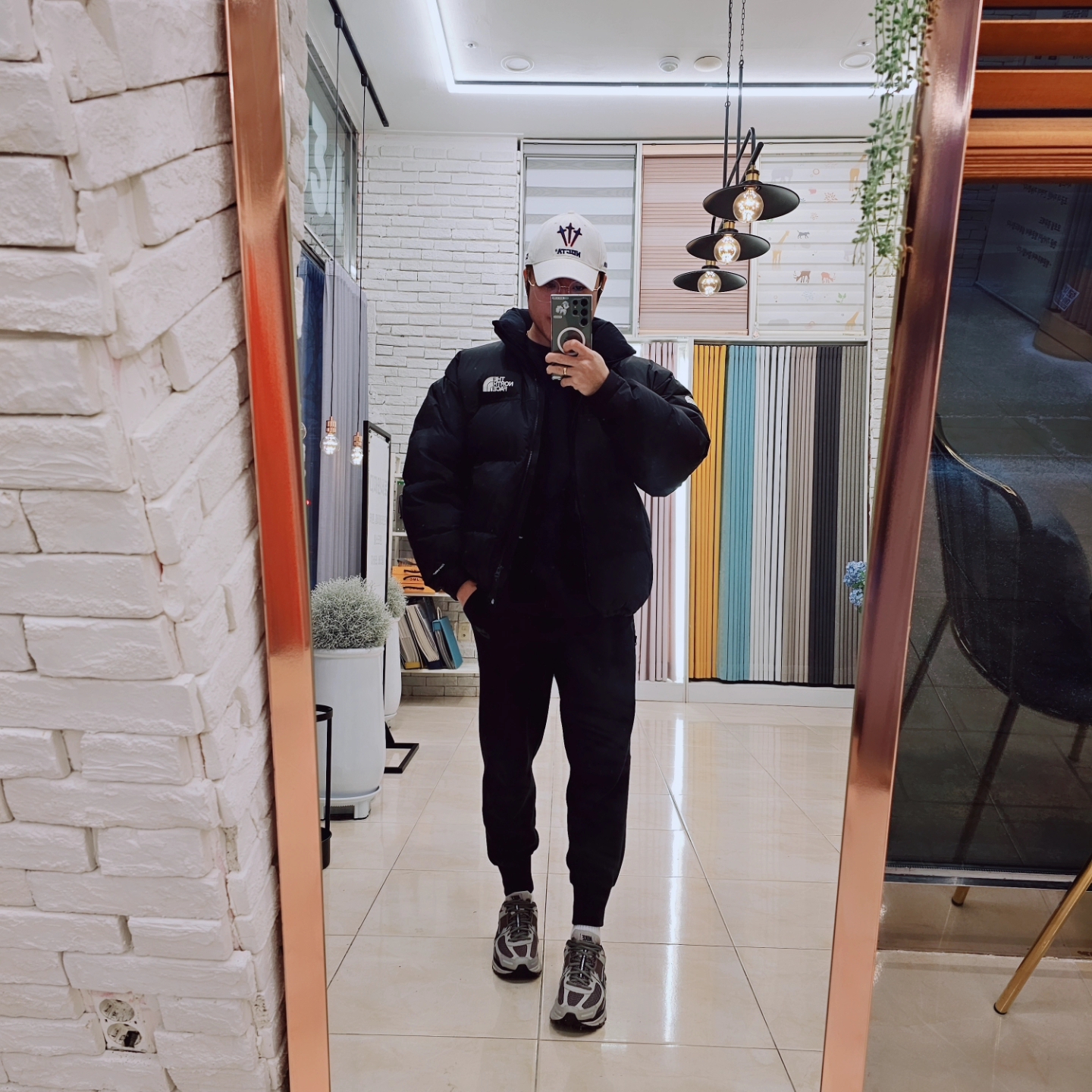 The North Face Remaster Down Jacket Black - 25FW, Nike x Drake Nocta NRG LU L91 Cap White 착용 스타일 - 1