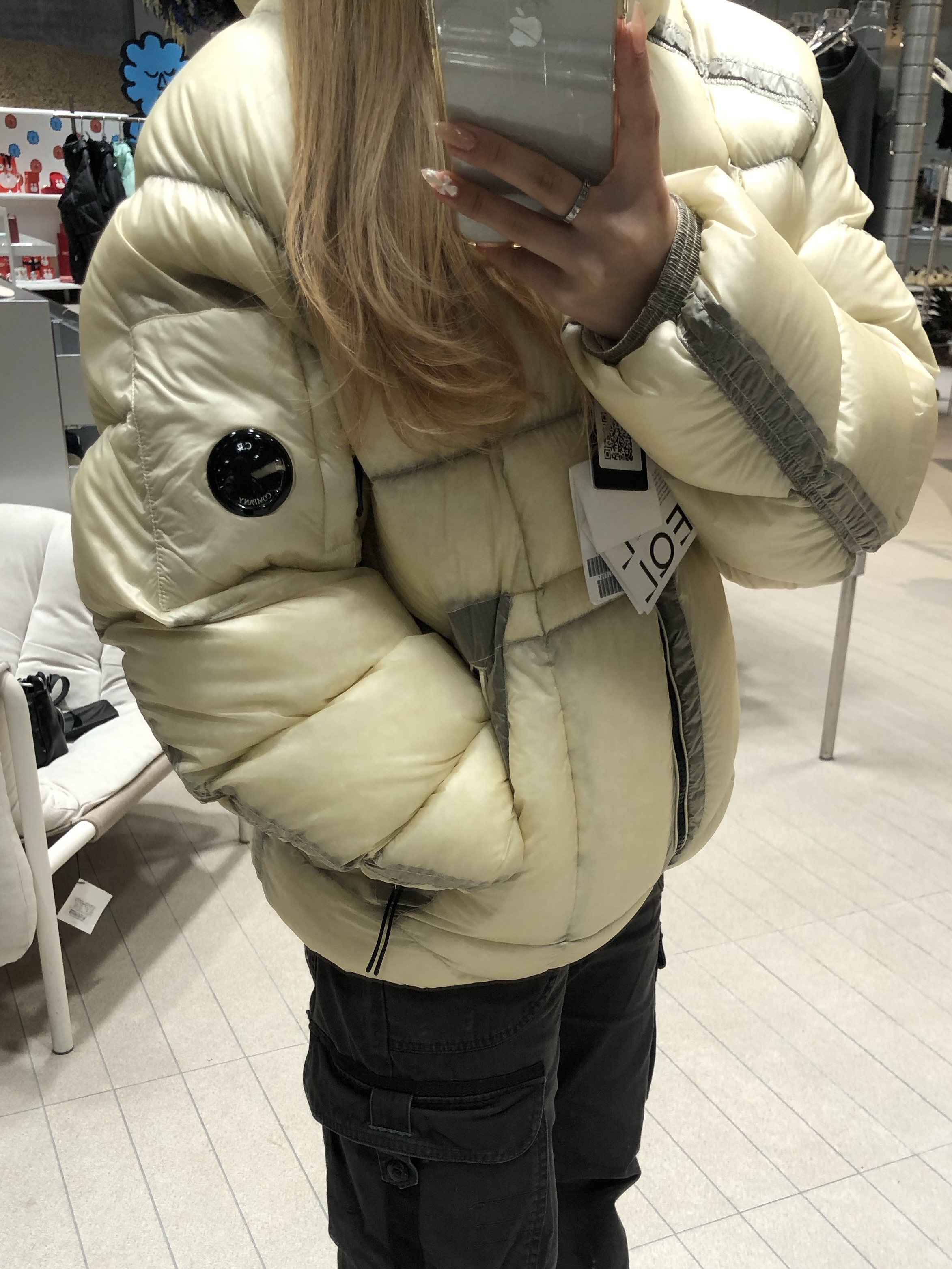 C.P. Company D.D. Shell Hooded Down Jacket Pistachio Shell Beige - 25FW, Dr. Martens 1461 Quad Black 착용 스타일 - 1