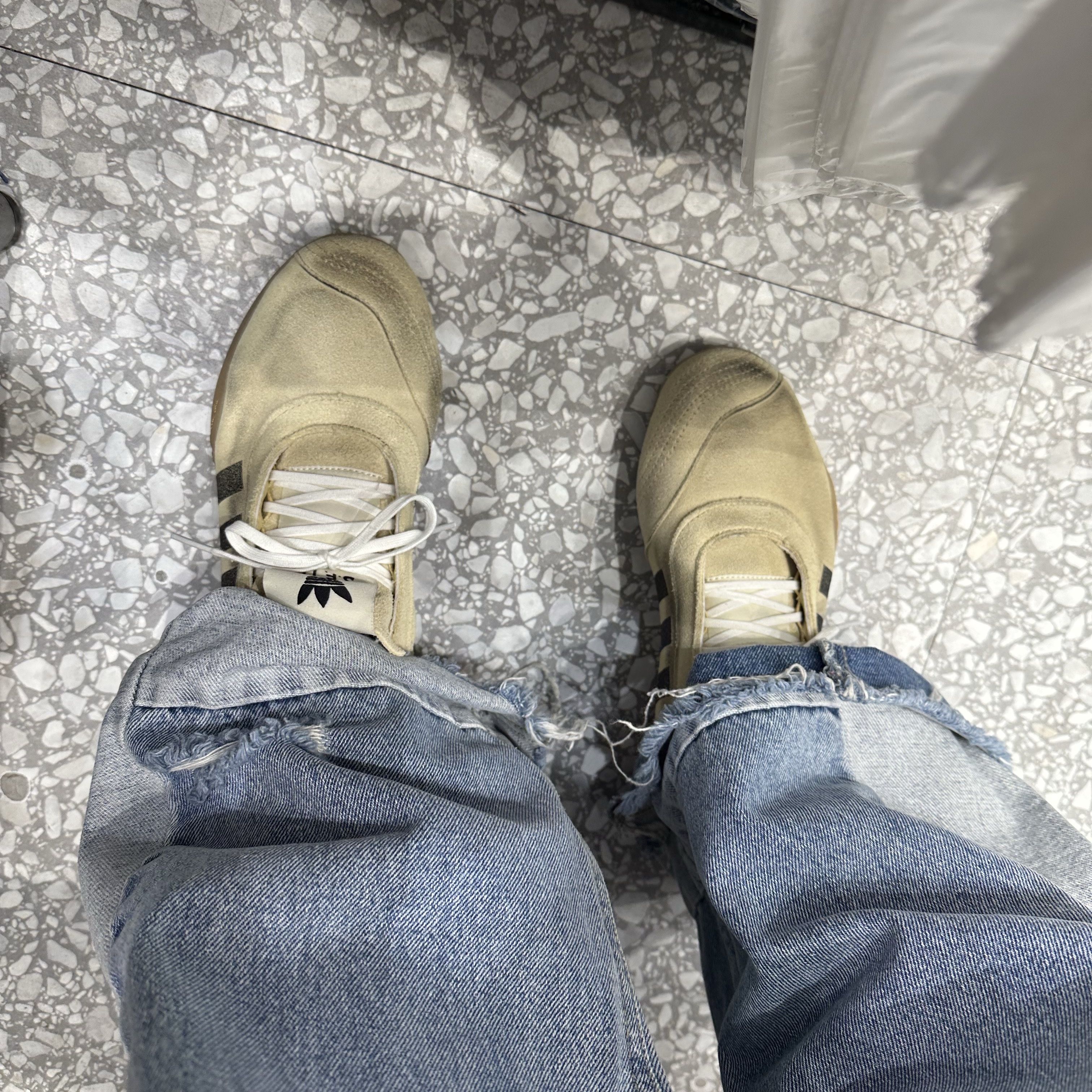 Nike x Jacquemus Moon Shoe SP Alabaster Off Noir 착용 스타일 - 2