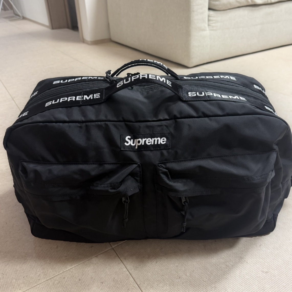 Supreme Duffle Bag Black - 22FW 착용 스타일 - 1