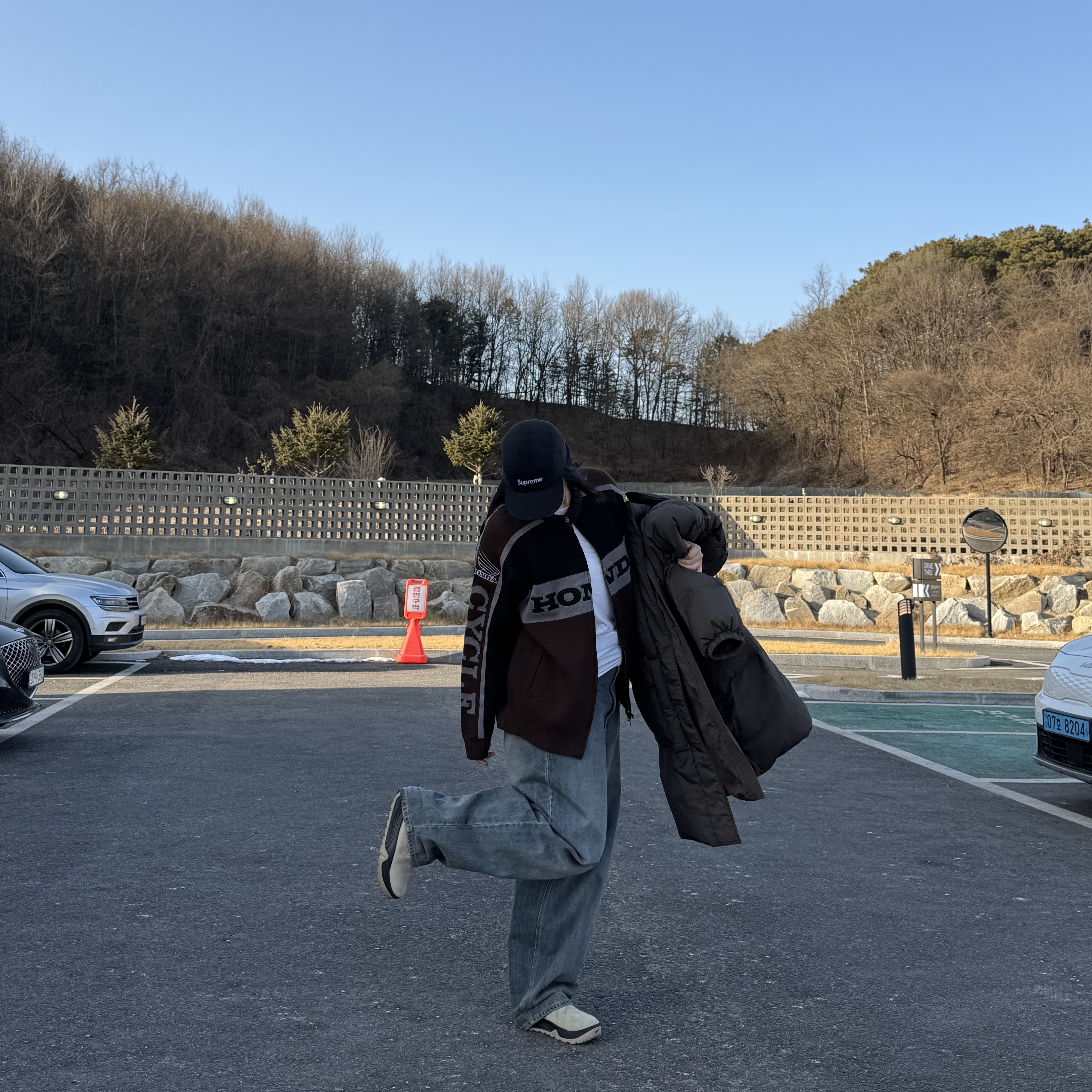 Supreme Polartec Earflap Camp Cap Black - 24FW, [KREAM 단독] Honda Big Logo Knit Zip-up Brown 착용 스타일