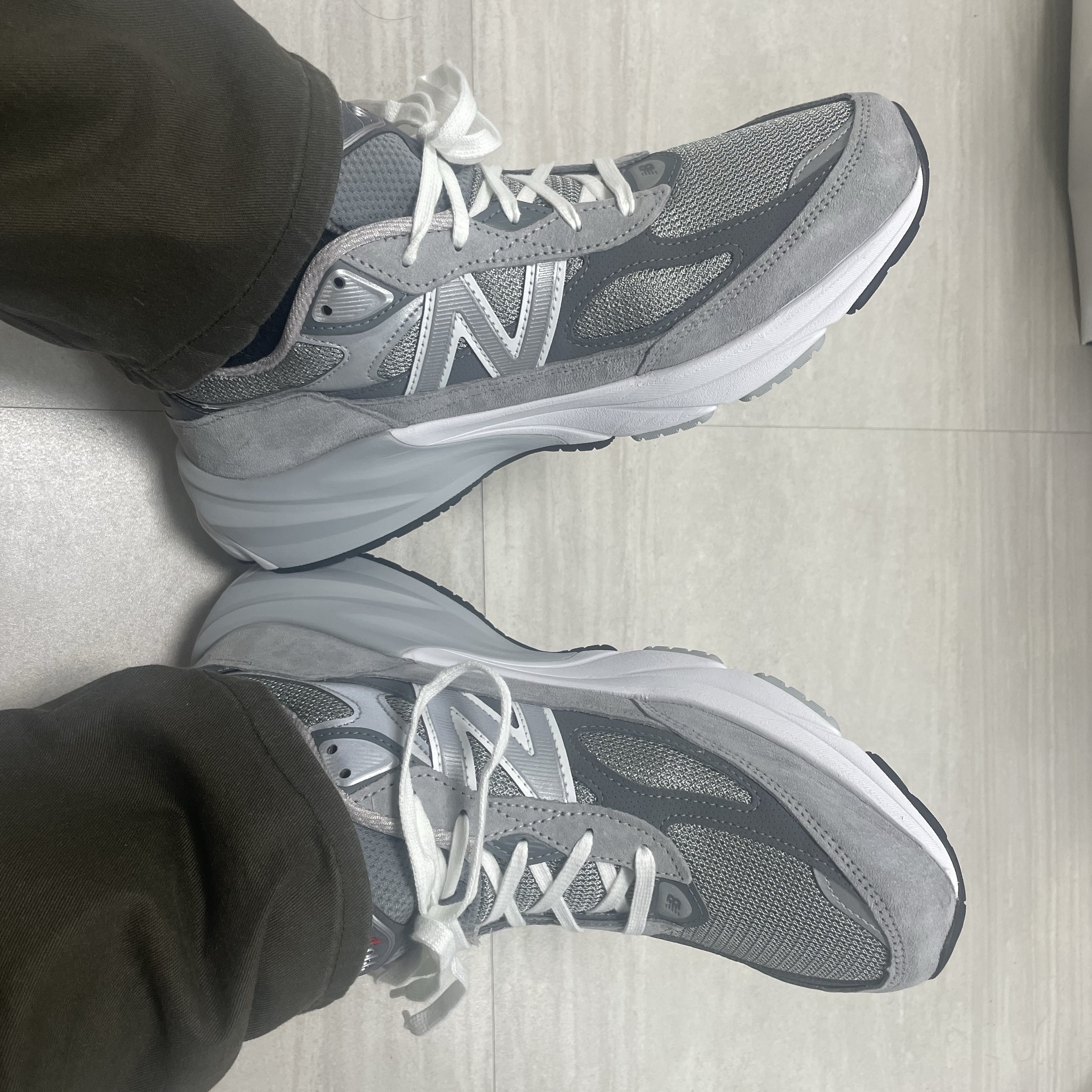 New Balance 990v6 Made in USA Grey - D Standard 착용 스타일 - 2
