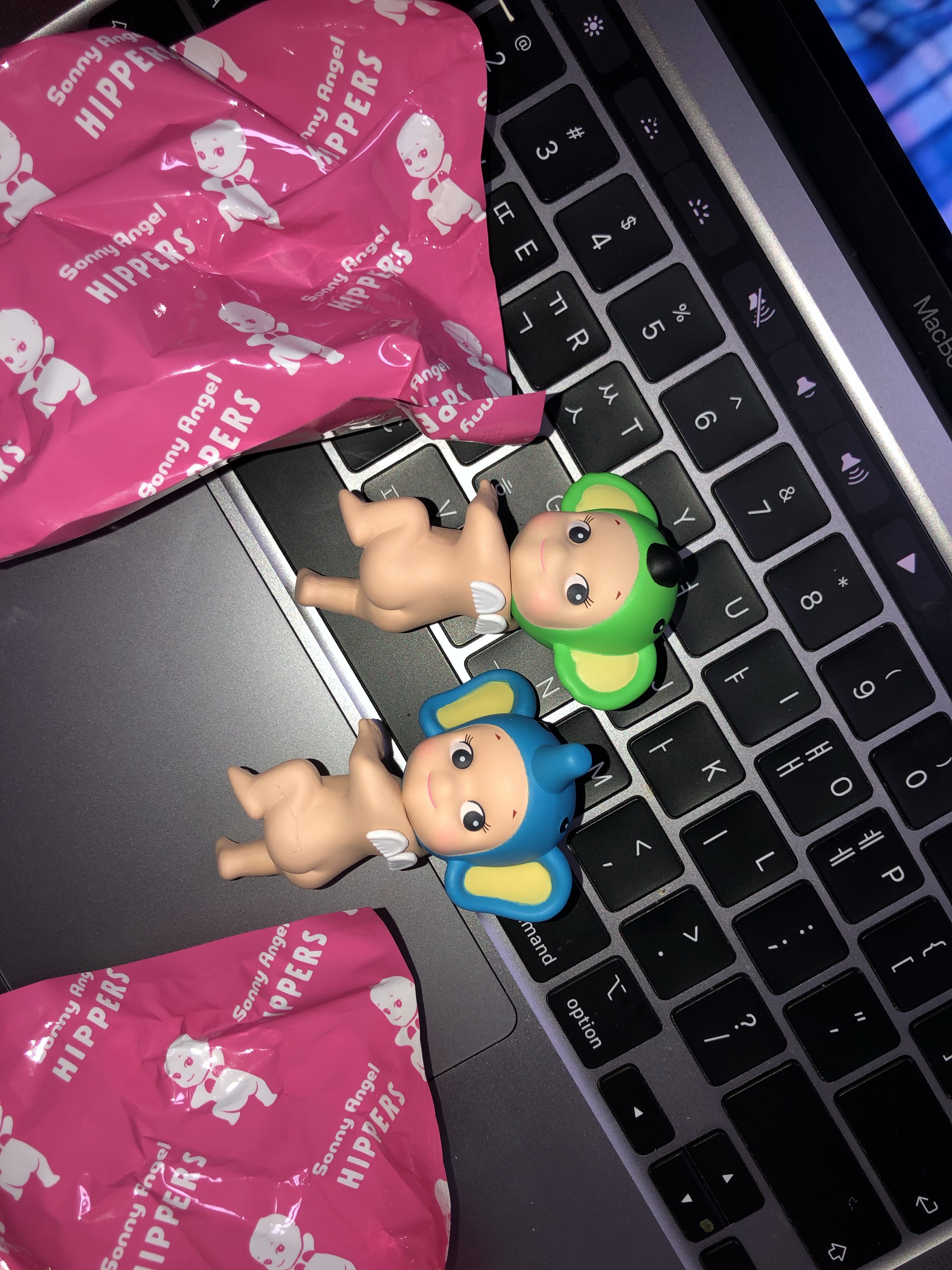 Sonny Angel Looking Back Series Hippers Sealed Case (1 Blind Boxes) 착용 스타일 - 2