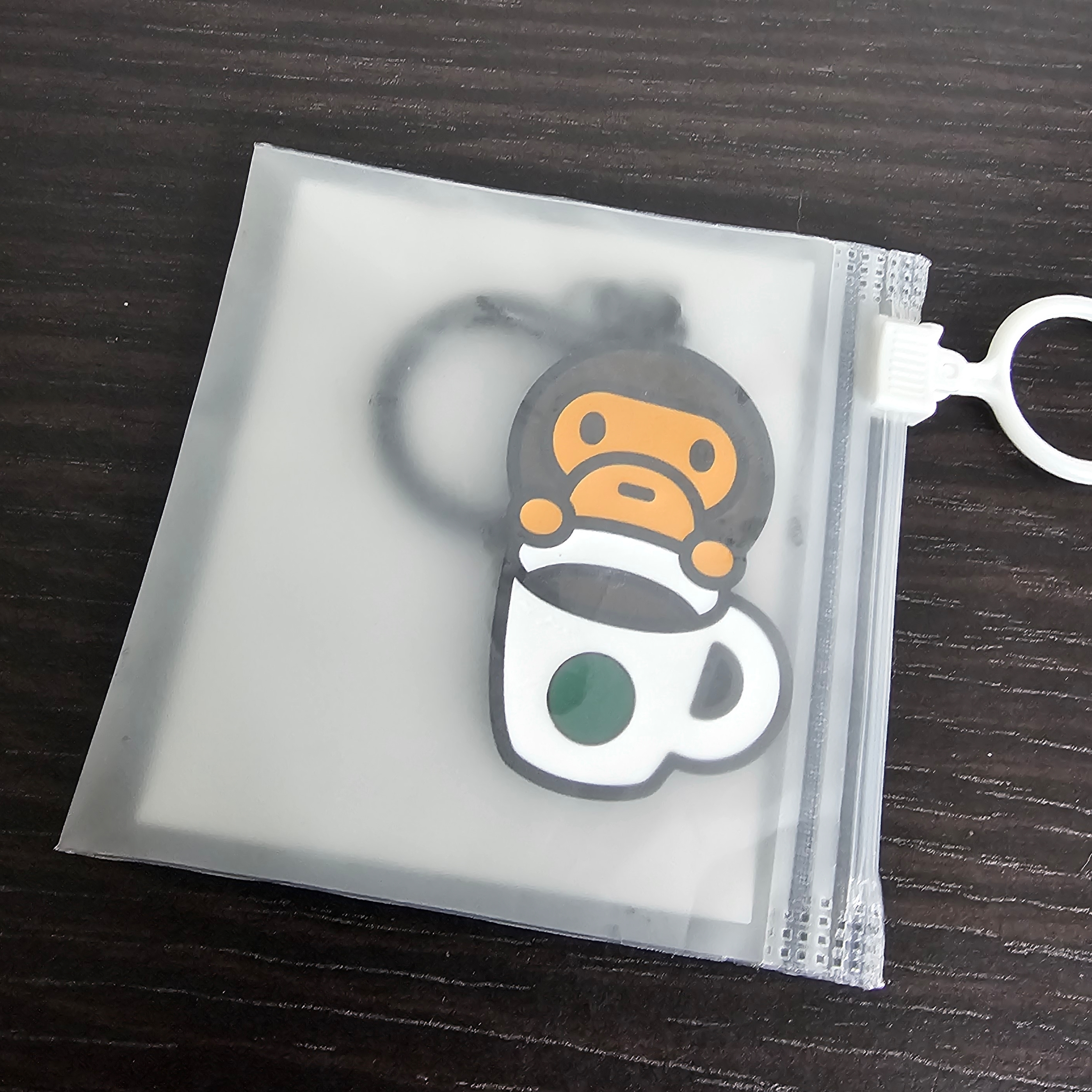 Starbucks x BAPE Baby Milo Keychain 착용 스타일