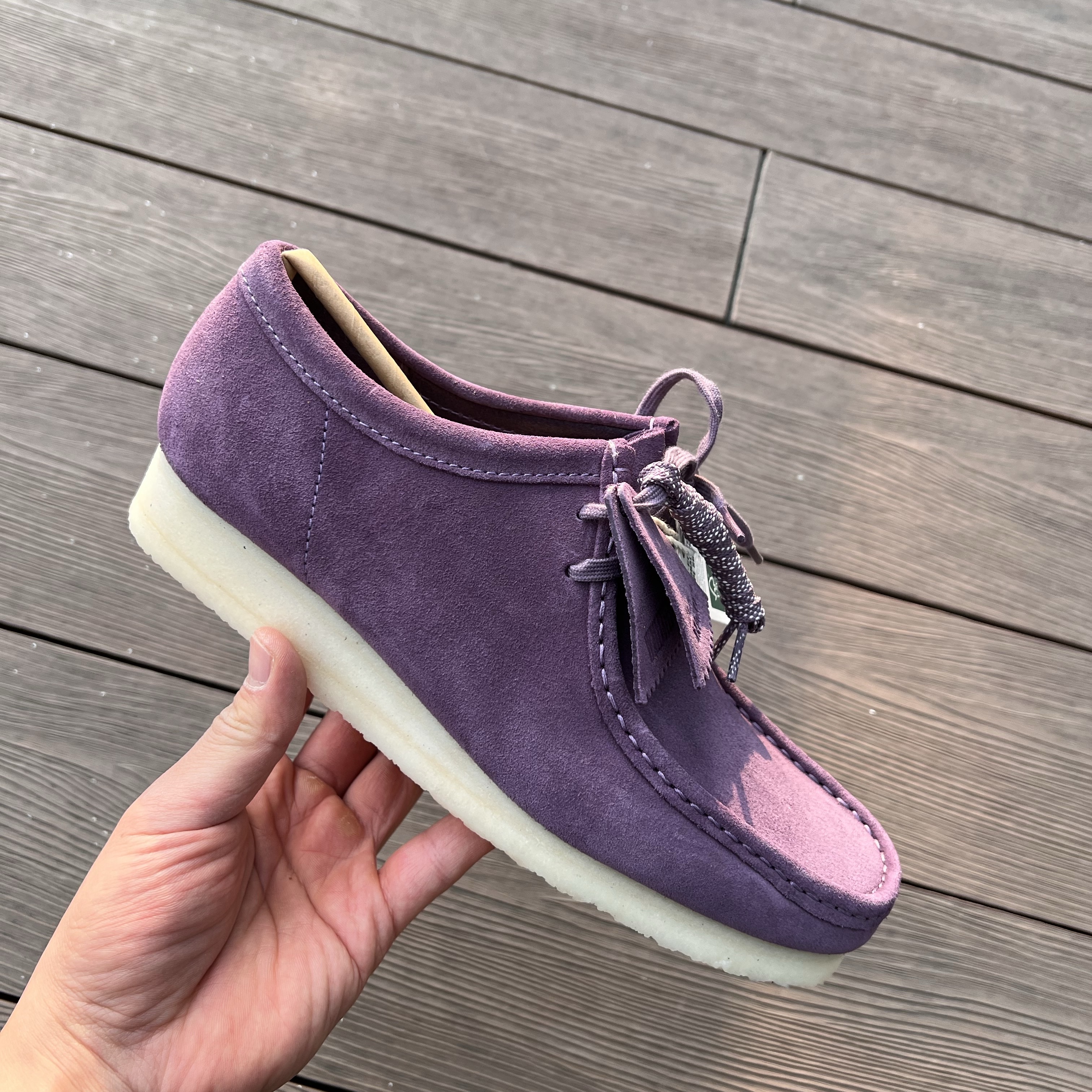 Clarks Wallabee Plum Suede 착용 스타일