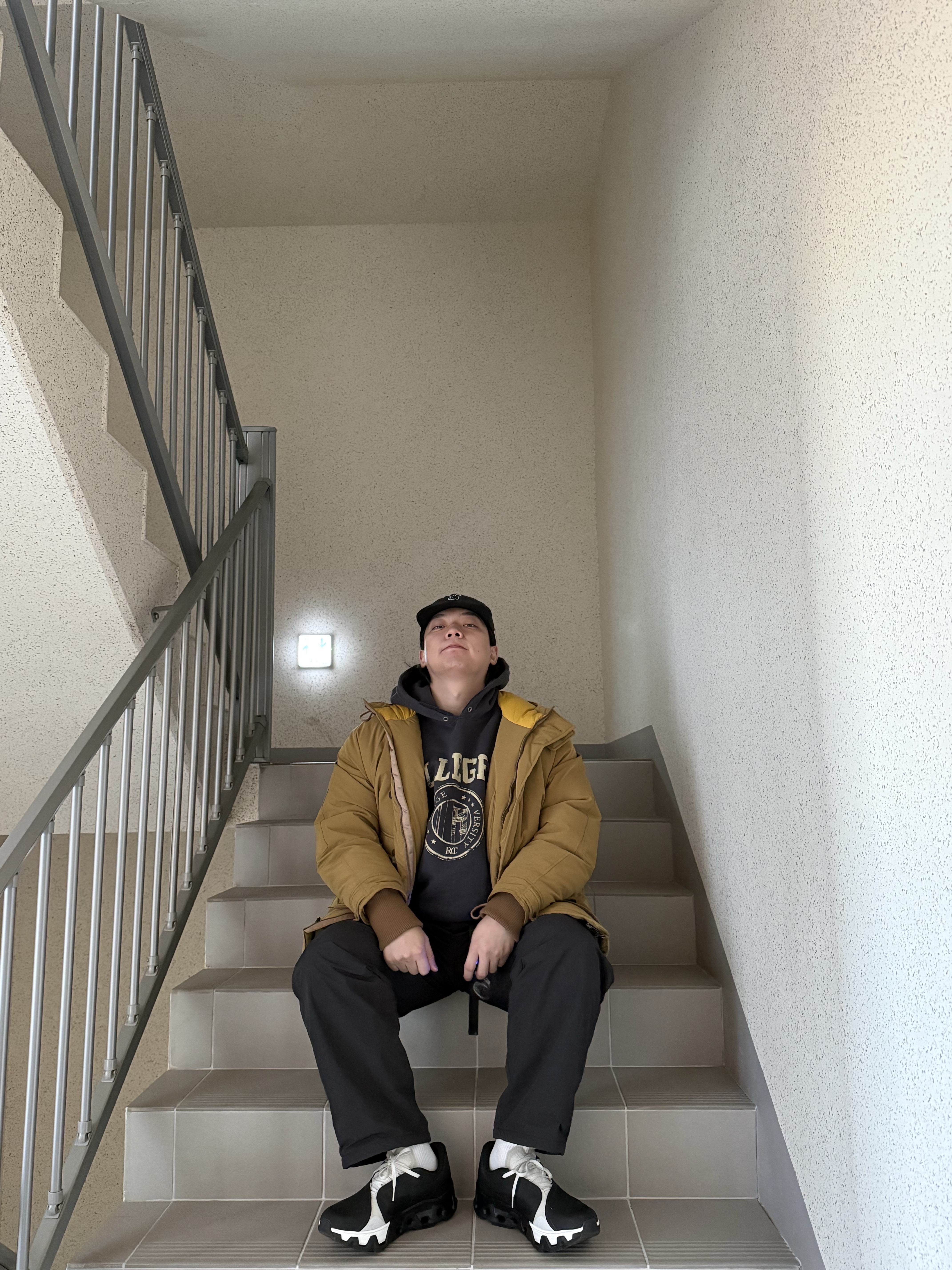 On Running x Post Archive Faction (Paf) Cloudmonster Hyper Black 착용 스타일 - 7