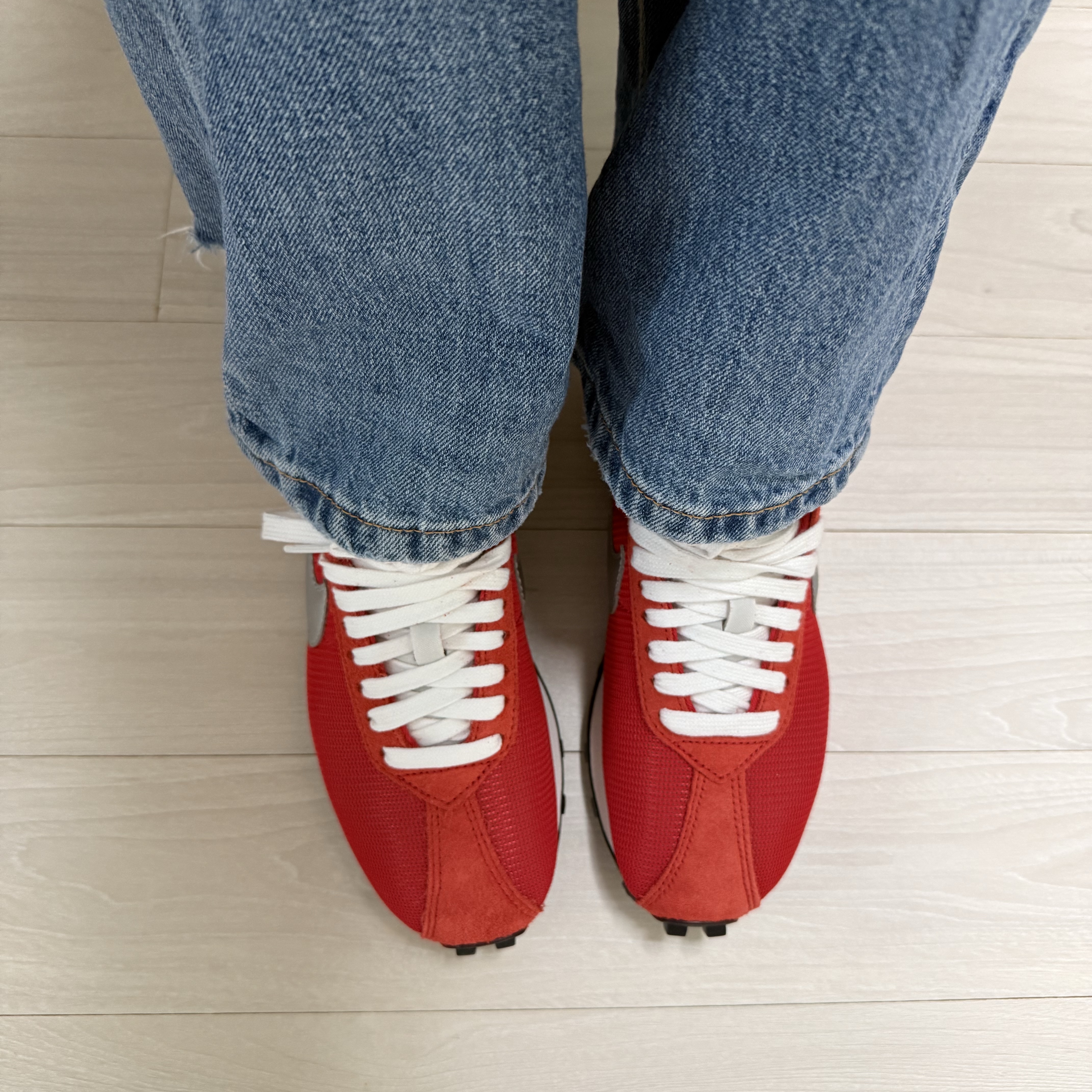 (W) Nike LD-1000 University Red and Metallic Silver 착용 스타일 - 2