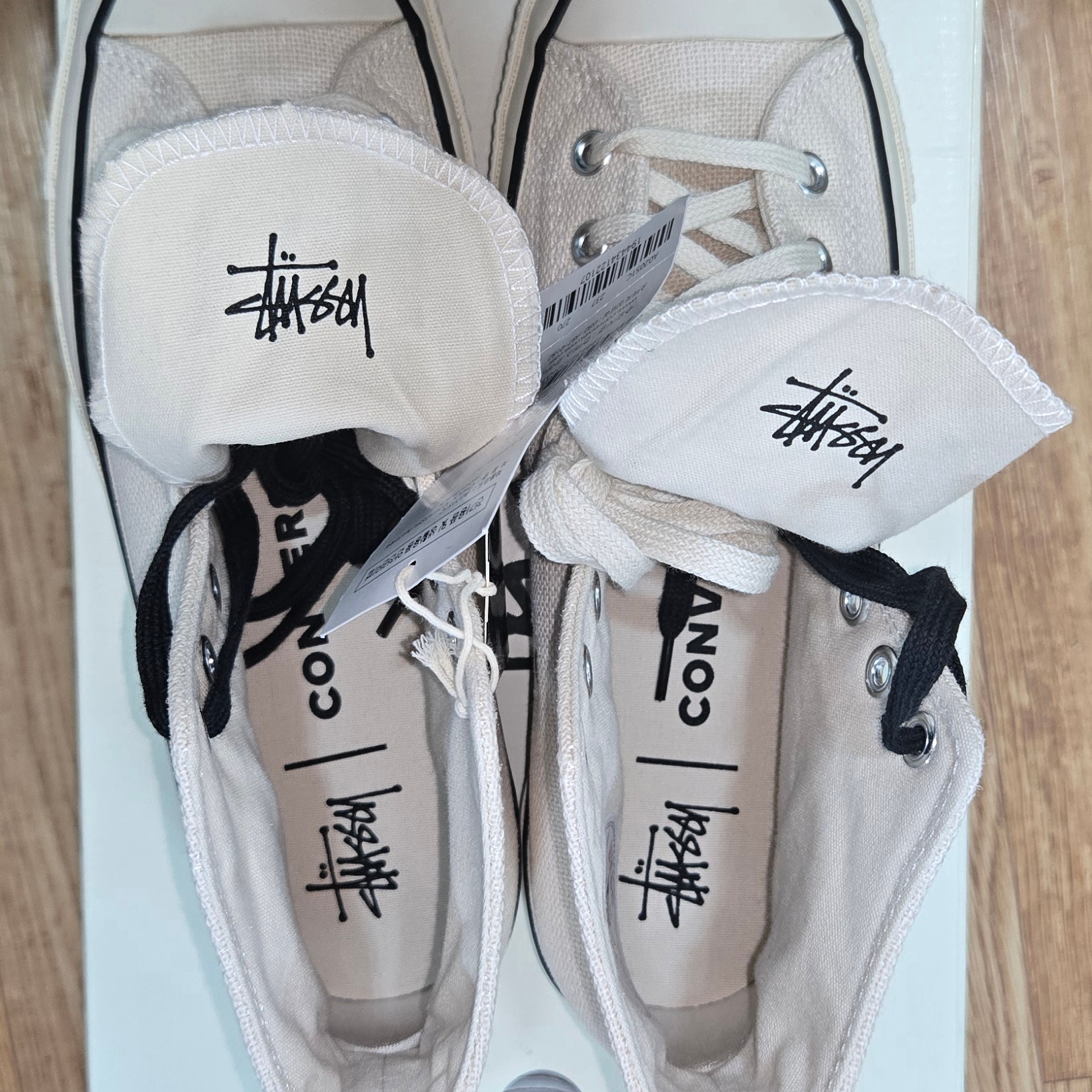 Converse x Stussy Chuck 70 High Natural Ivory 착용 스타일 - 2
