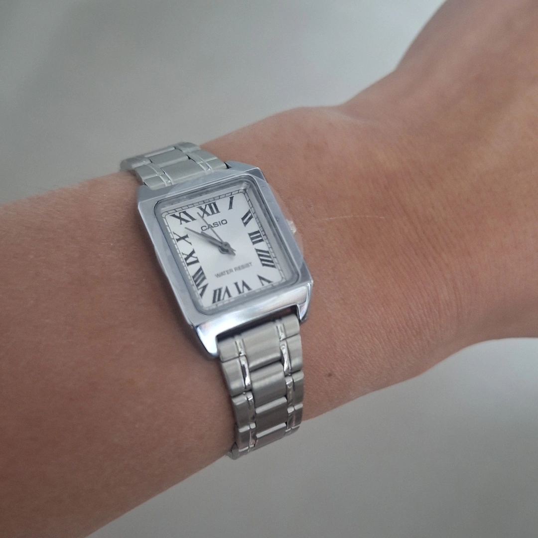 Casio LTP-V007D-7B 착용 스타일