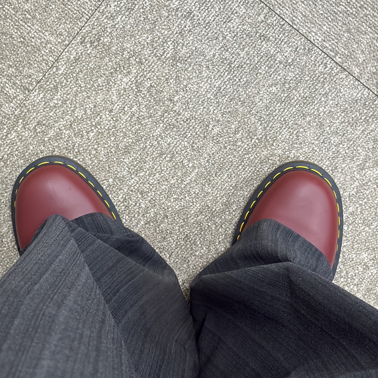 Dr. Martens 1461 Smooth Leather Oxford Shoes Cherry Red 착용 스타일