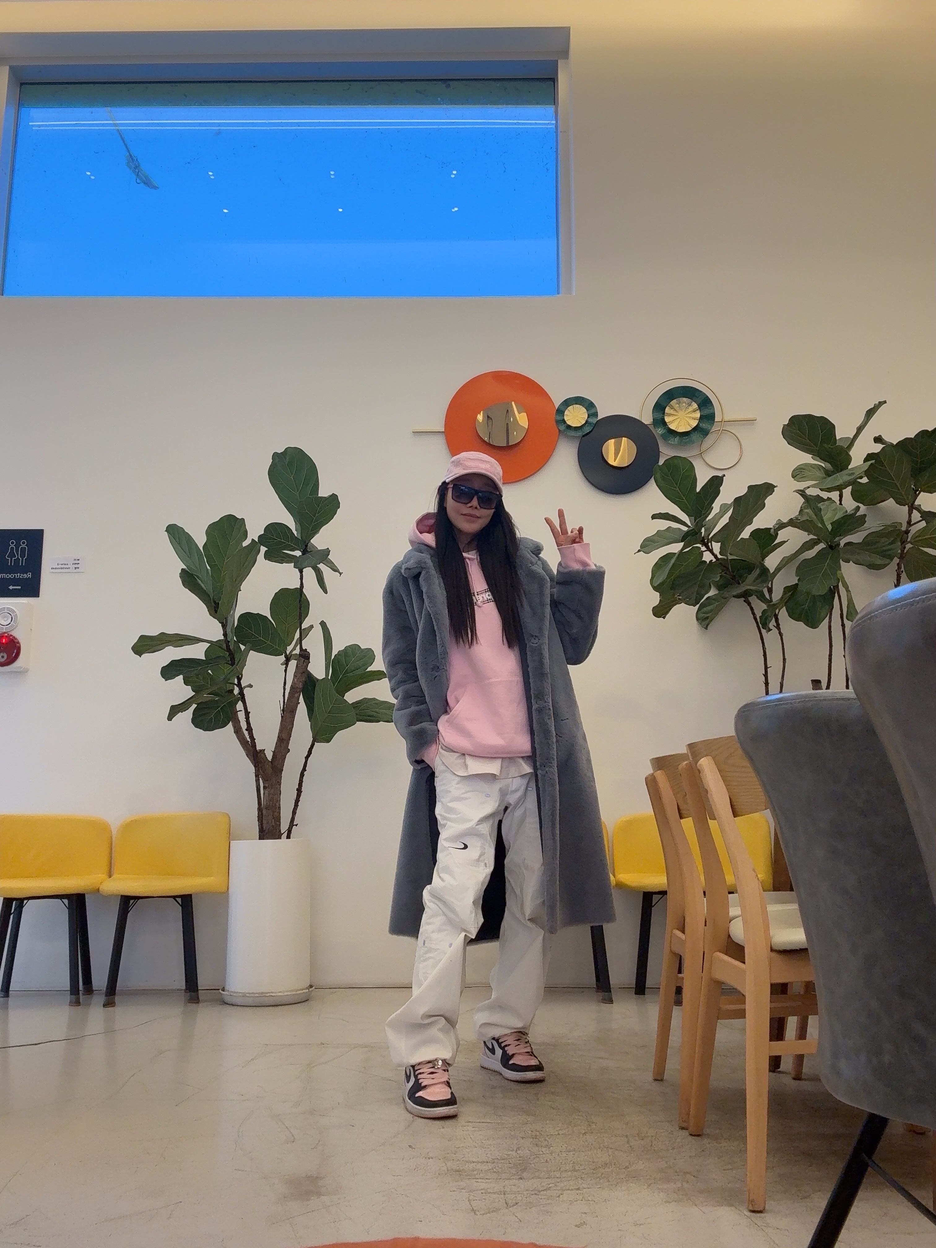 Supreme Circles Jacquard Denim Camp Cap Pink - 21FW, Supreme x Burberry Box Logo Hooded Sweatshirt Light Pink - 22SS 착용 스타일 - 1