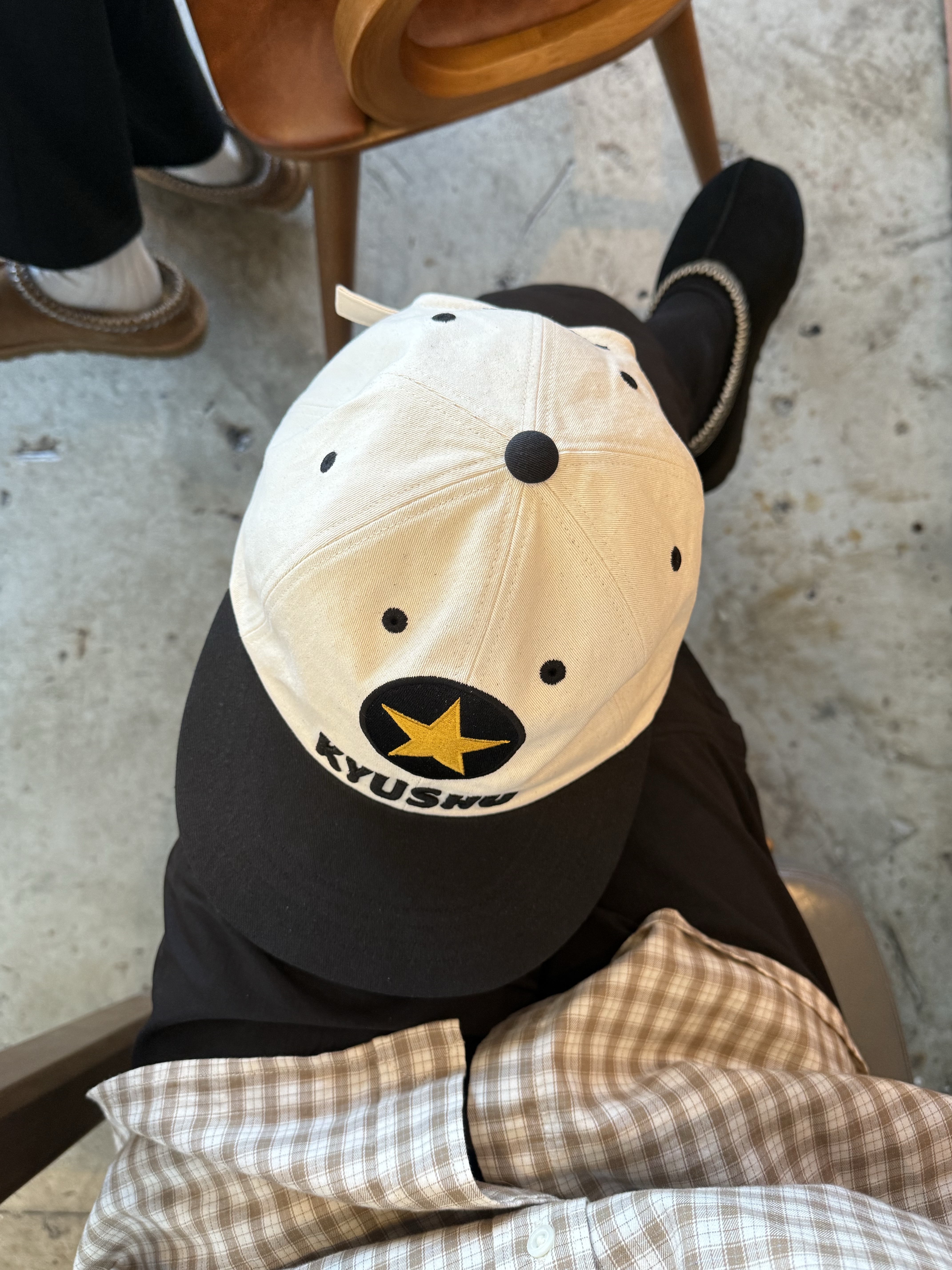 Aoiro KYUSHU Star ビール Cap, Apple iPhone 16 Pro 256GB White Titanium (Korean Ver.) 착용 스타일 - 3