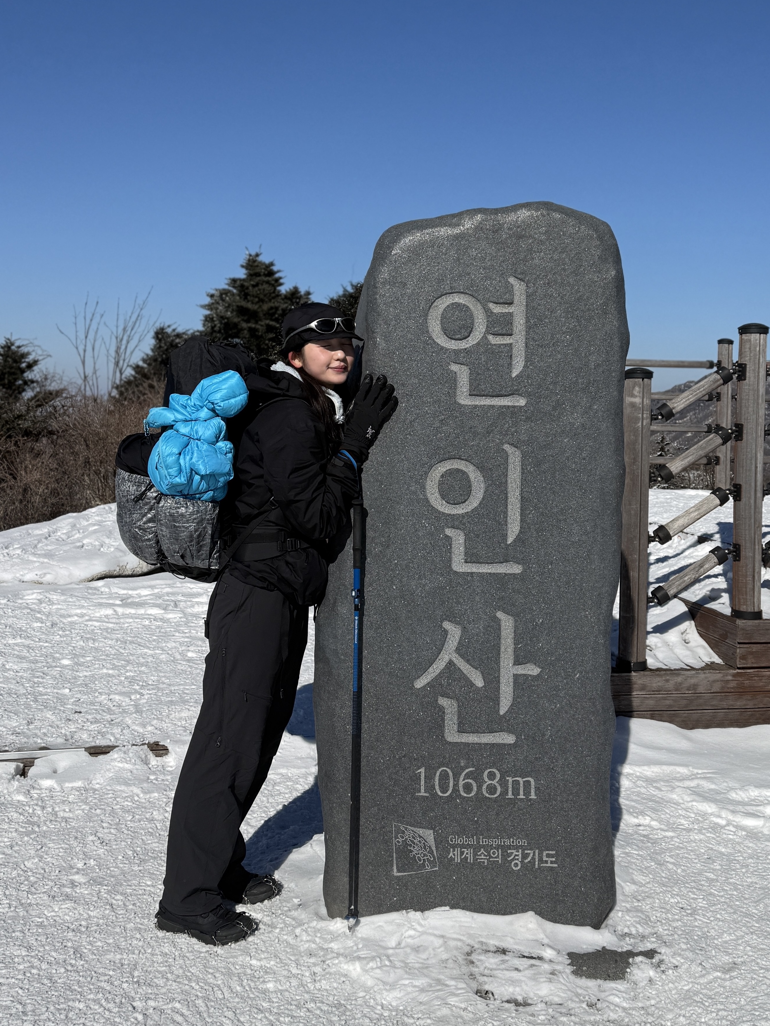Montbell Trekking Glasses Silver Metallic Light Grey, Arc'teryx Beta Jacket Black 착용 스타일 - 2