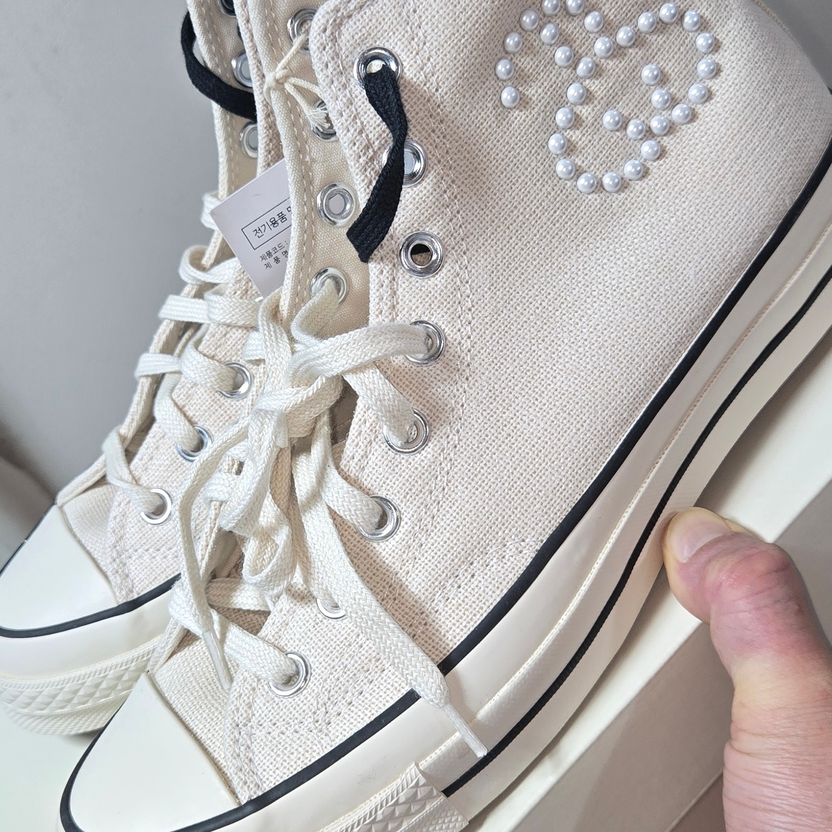 Converse x Stussy Chuck 70 High Natural Ivory 착용 스타일 - 1