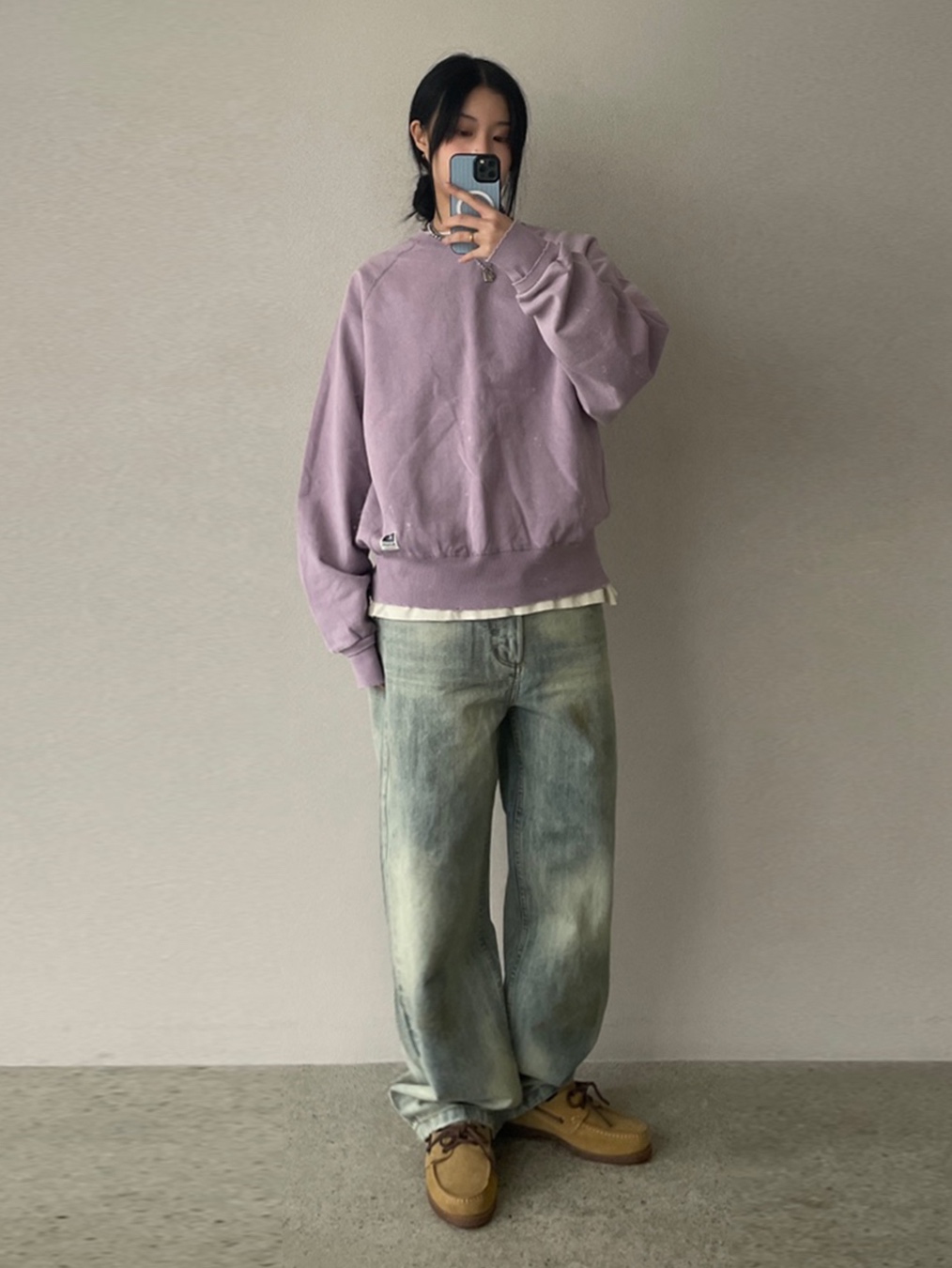 Sunday Ceremony Fade Sweat Shirt - Lavender, Sunday Ceremony Vintage Japanese Denim Jeans - Ageing Blue 착용 스타일