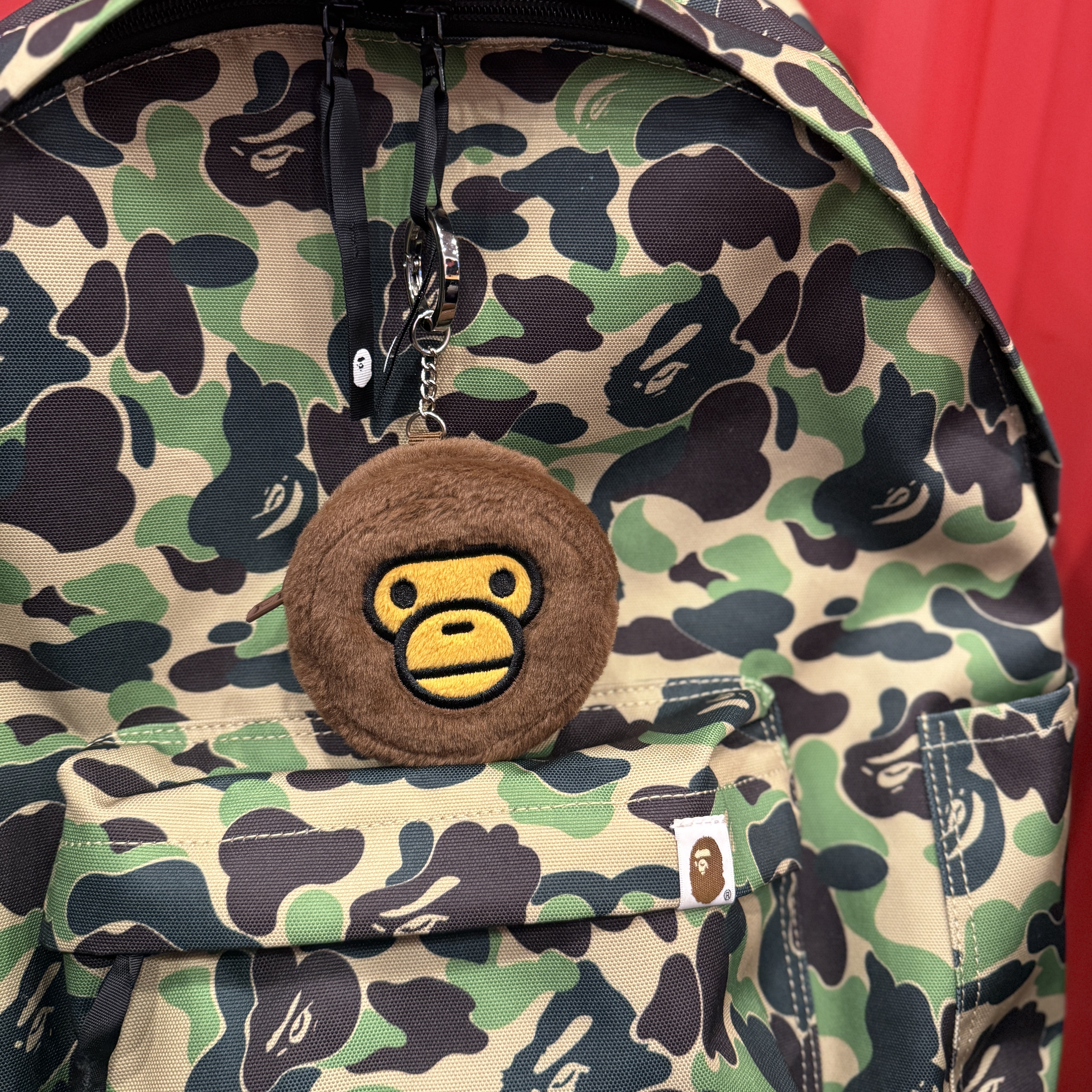 BAPE Baby Milo Headphone Holder Brown, BAPE ABC Camo Daypack Green 착용 스타일