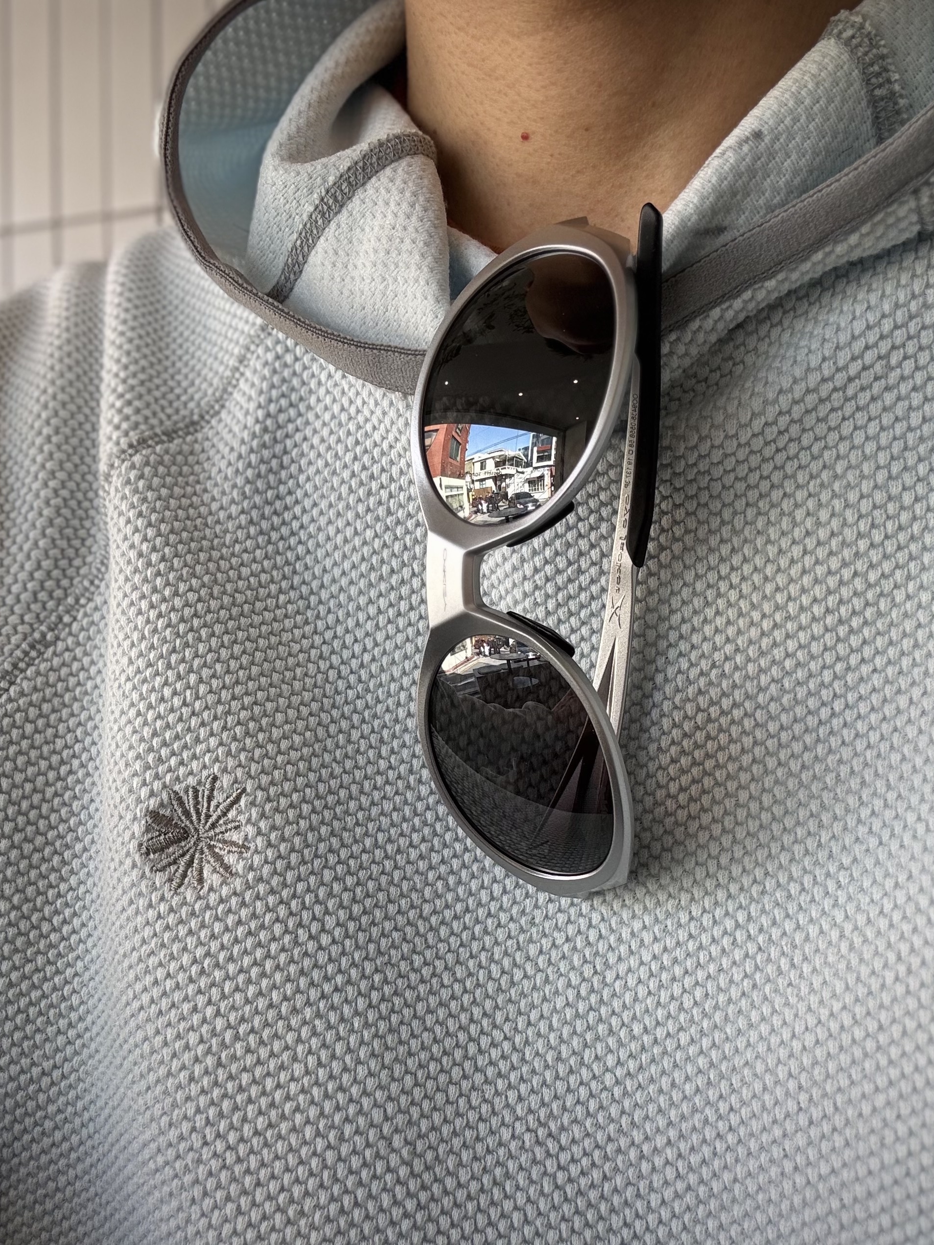 Oakley Eye Jacket Redux Silver Frame Prizm Black Polarized Lenses High Bridge Fit, farfromwhat far layered work pants_black 착용 스타일 - 2