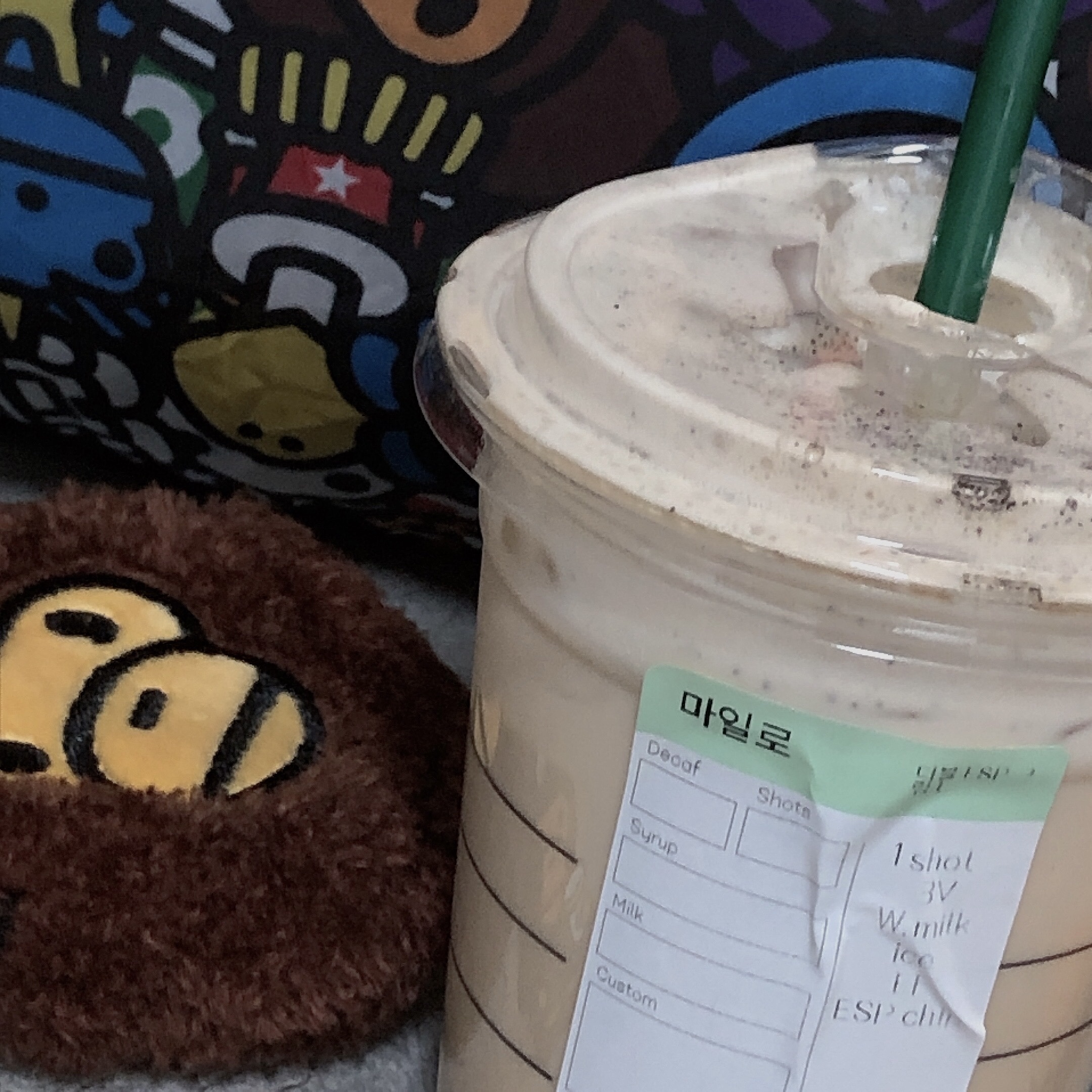 Starbucks x BAPE Baby Milo Foldable Bag 착용 스타일 - 2