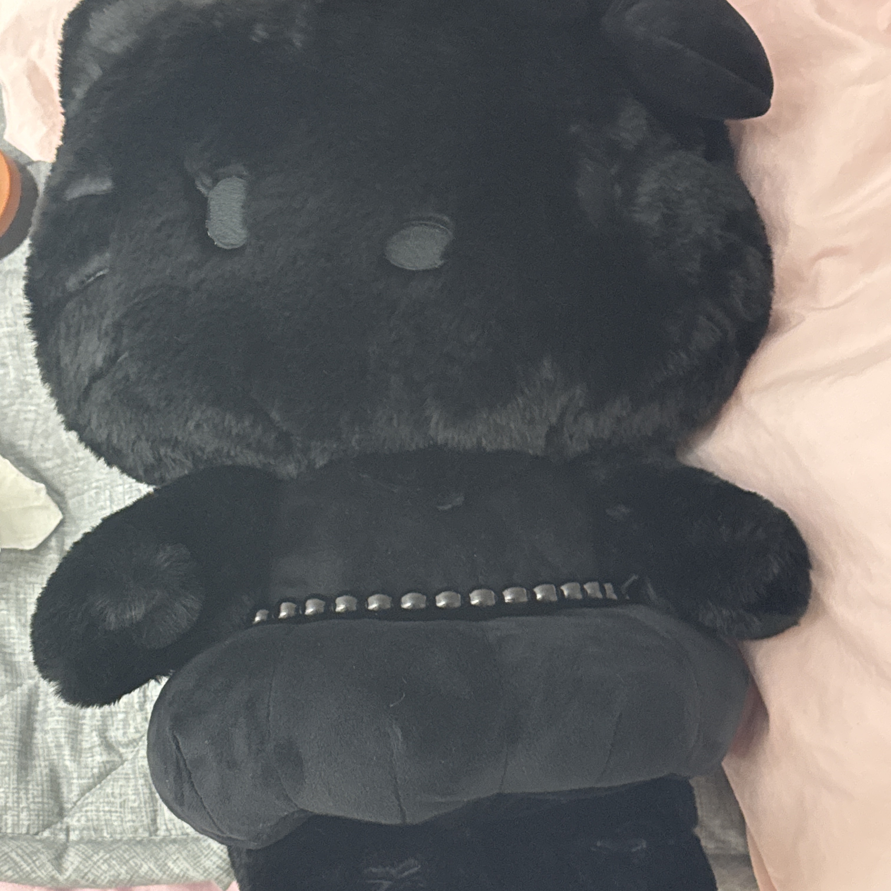 HELLO KITTY x JISOO 40cm Character Doll Black 착용 스타일