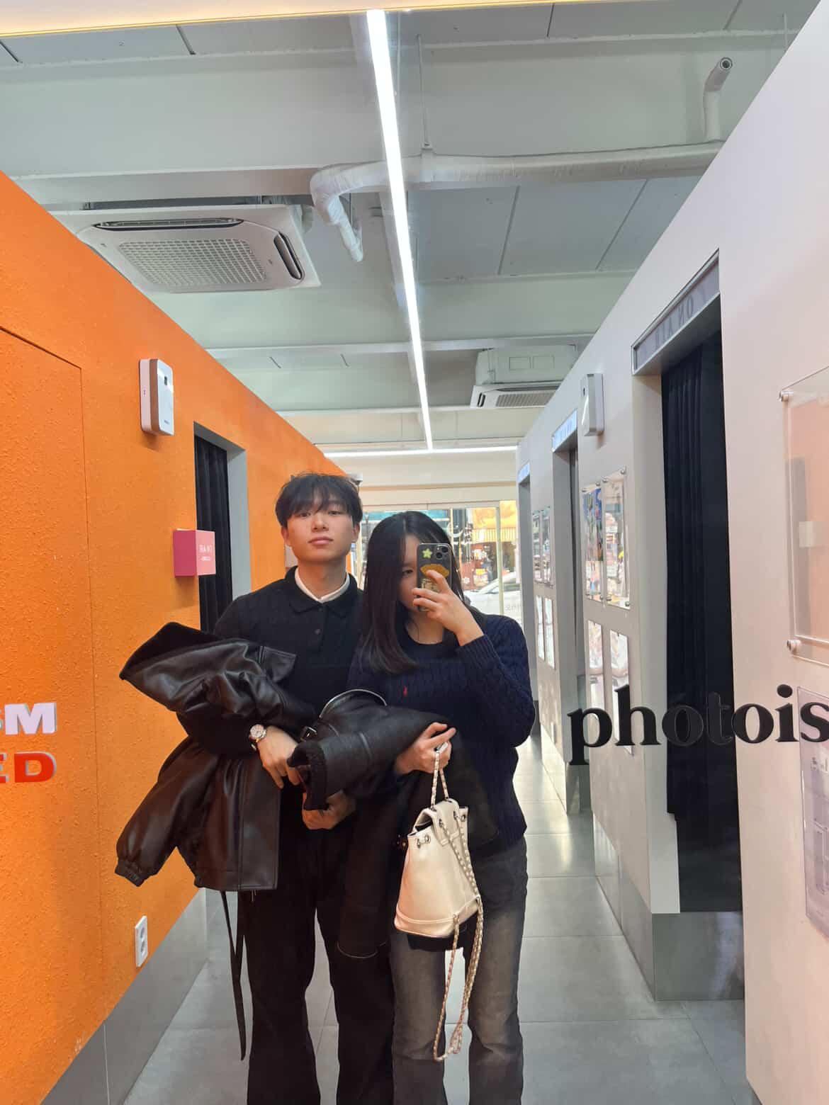 Sony Camera RX100M7, [30%적립] Polo Ralph Lauren Cable Knit Cotton Sweater Black 착용 스타일 - 2