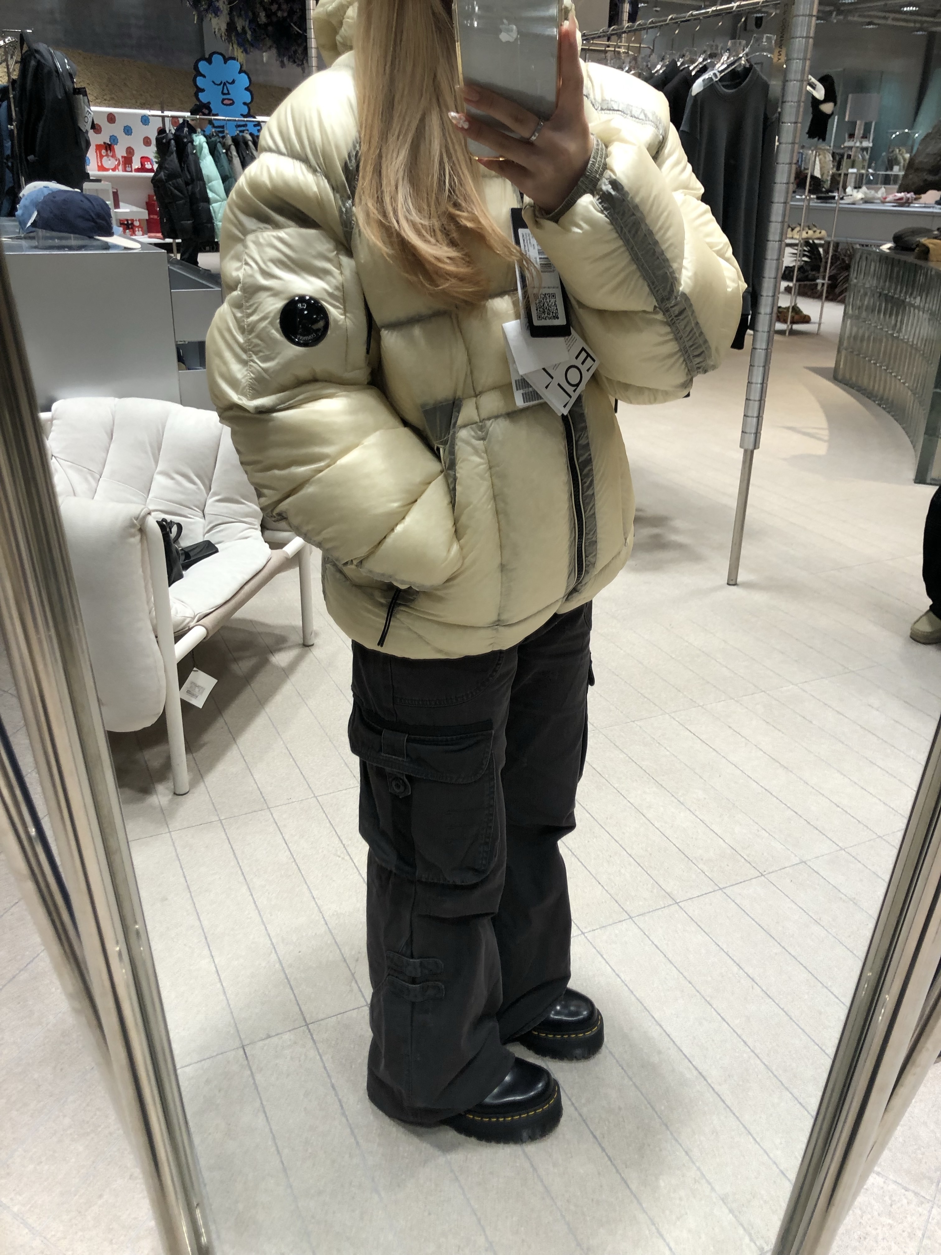 C.P. Company D.D. Shell Hooded Down Jacket Pistachio Shell Beige - 25FW, Dr. Martens 1461 Quad Black 착용 스타일 - 2