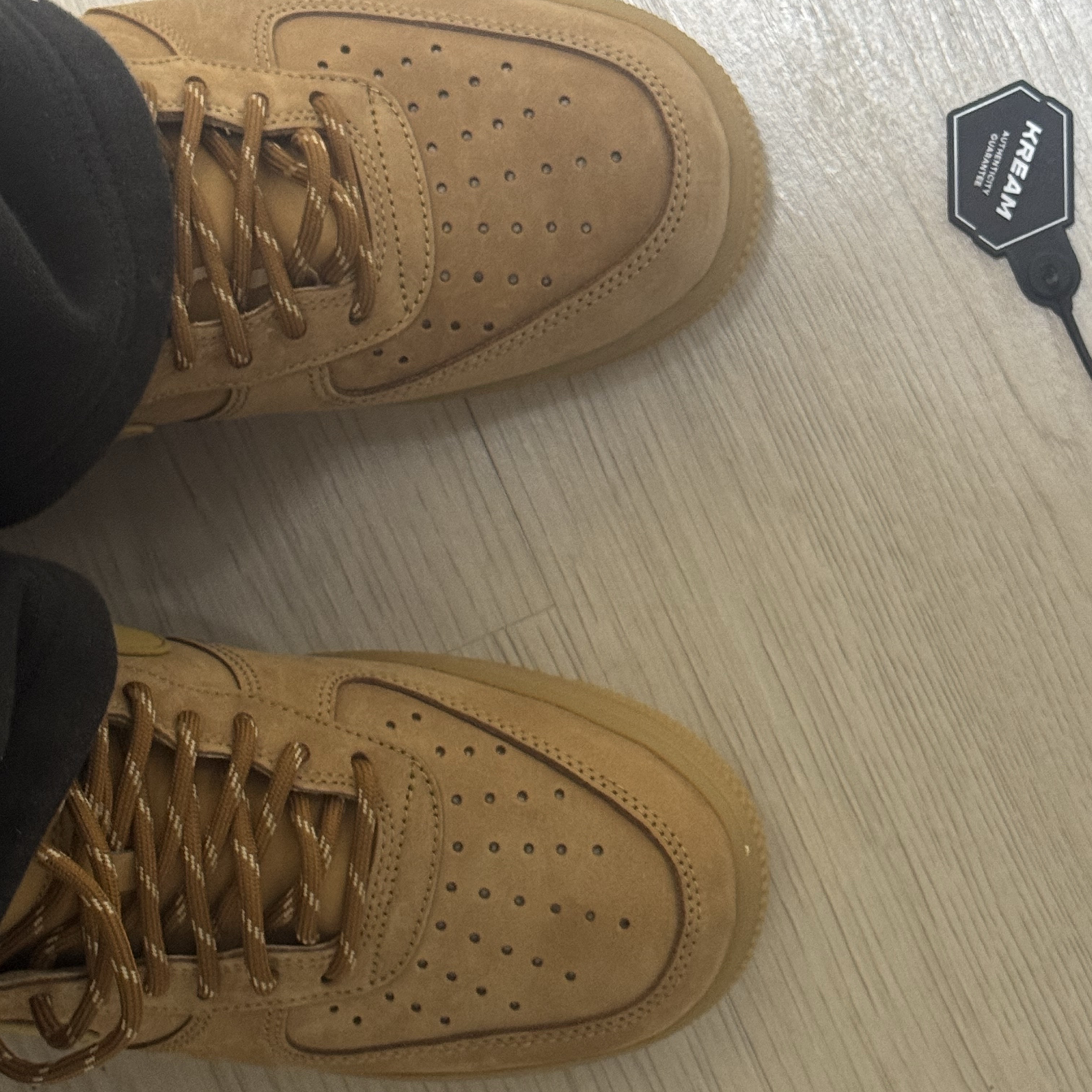 Nike Air Force 1 '07 WB Flax 착용 스타일 - 1