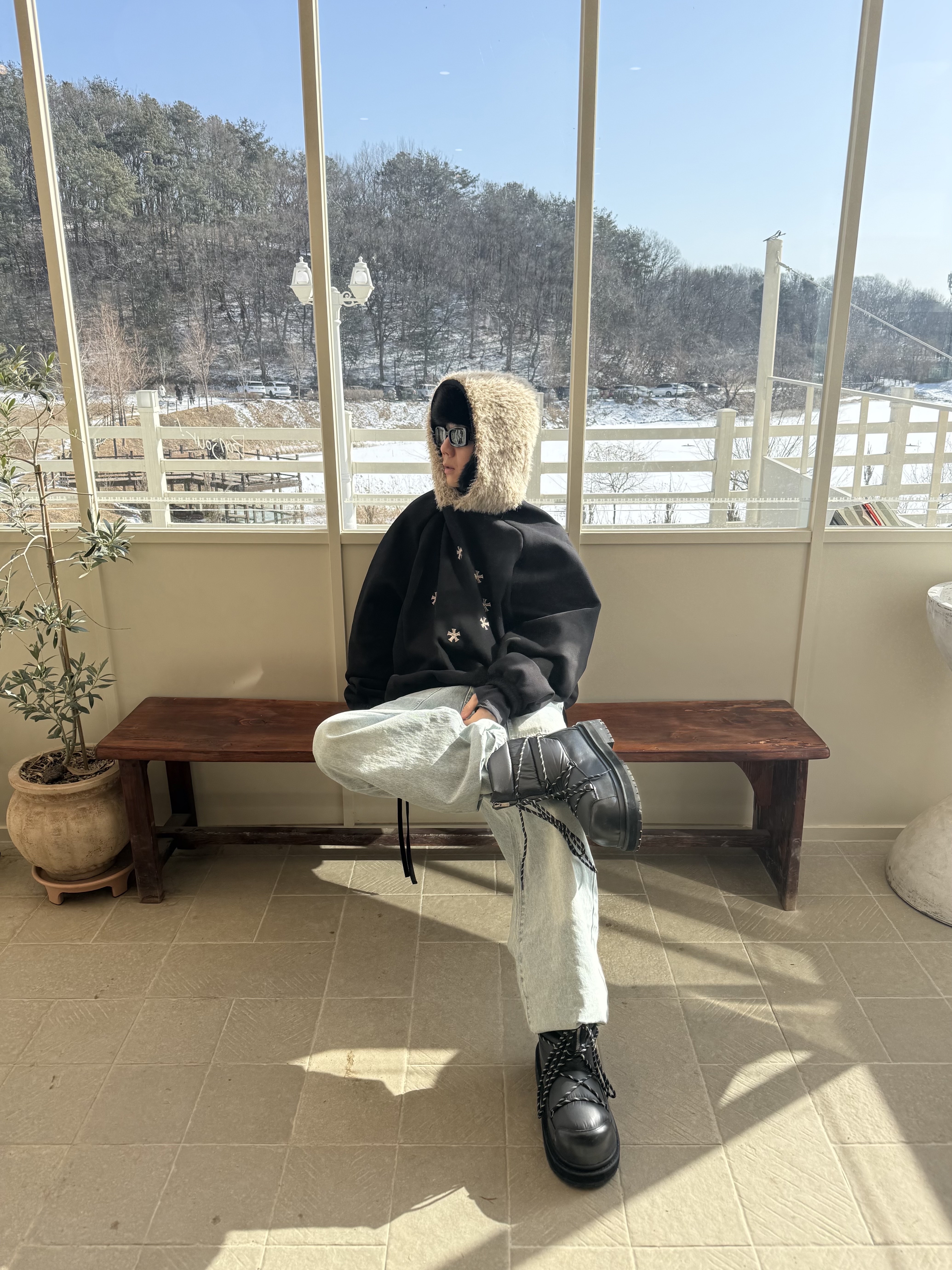 Supreme Script Logos Trooper Black - 20FW 착용 스타일 - 4