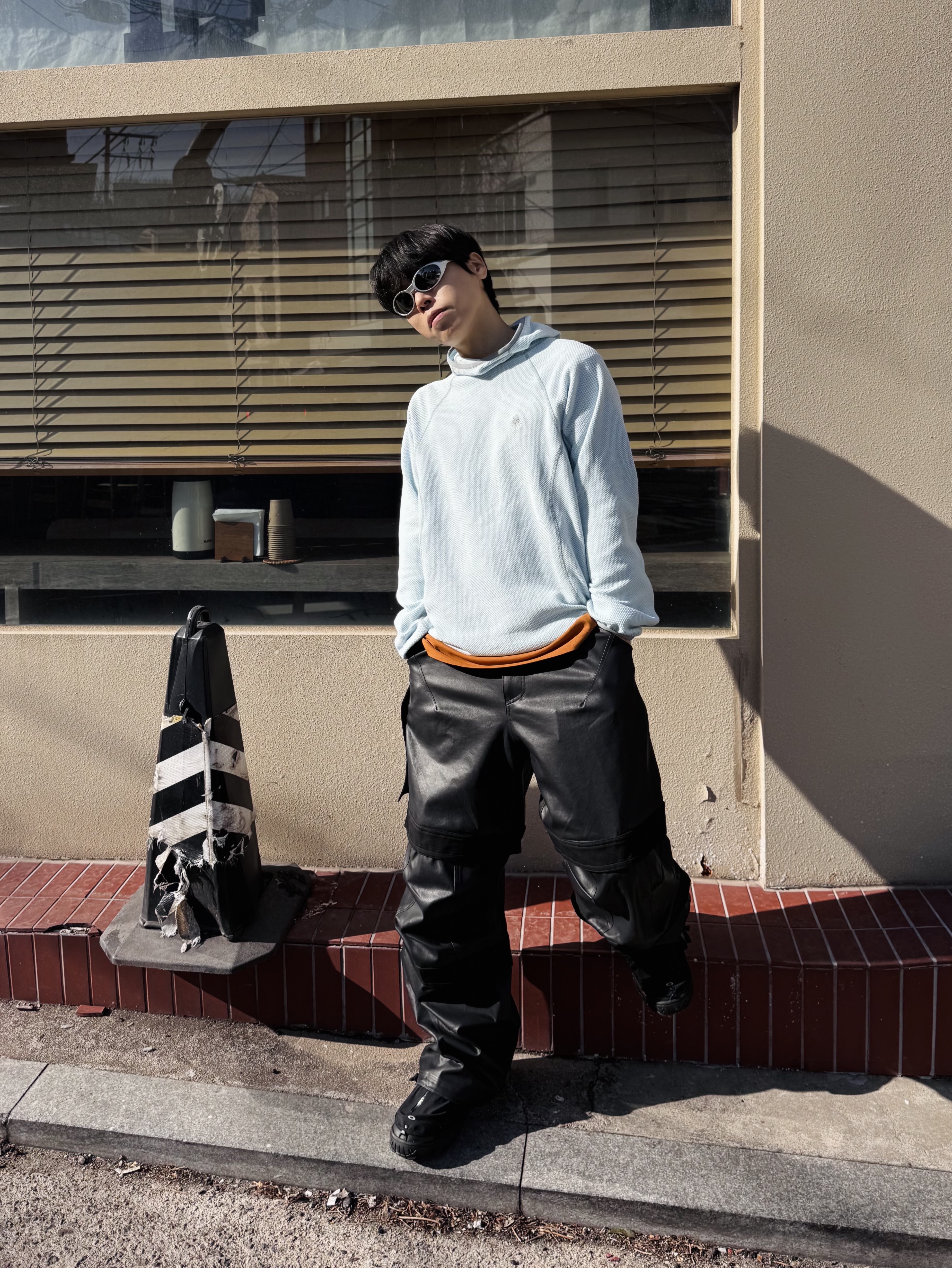 Oakley Eye Jacket Redux Silver Frame Prizm Black Polarized Lenses High Bridge Fit, farfromwhat far layered work pants_black 착용 스타일 - 1