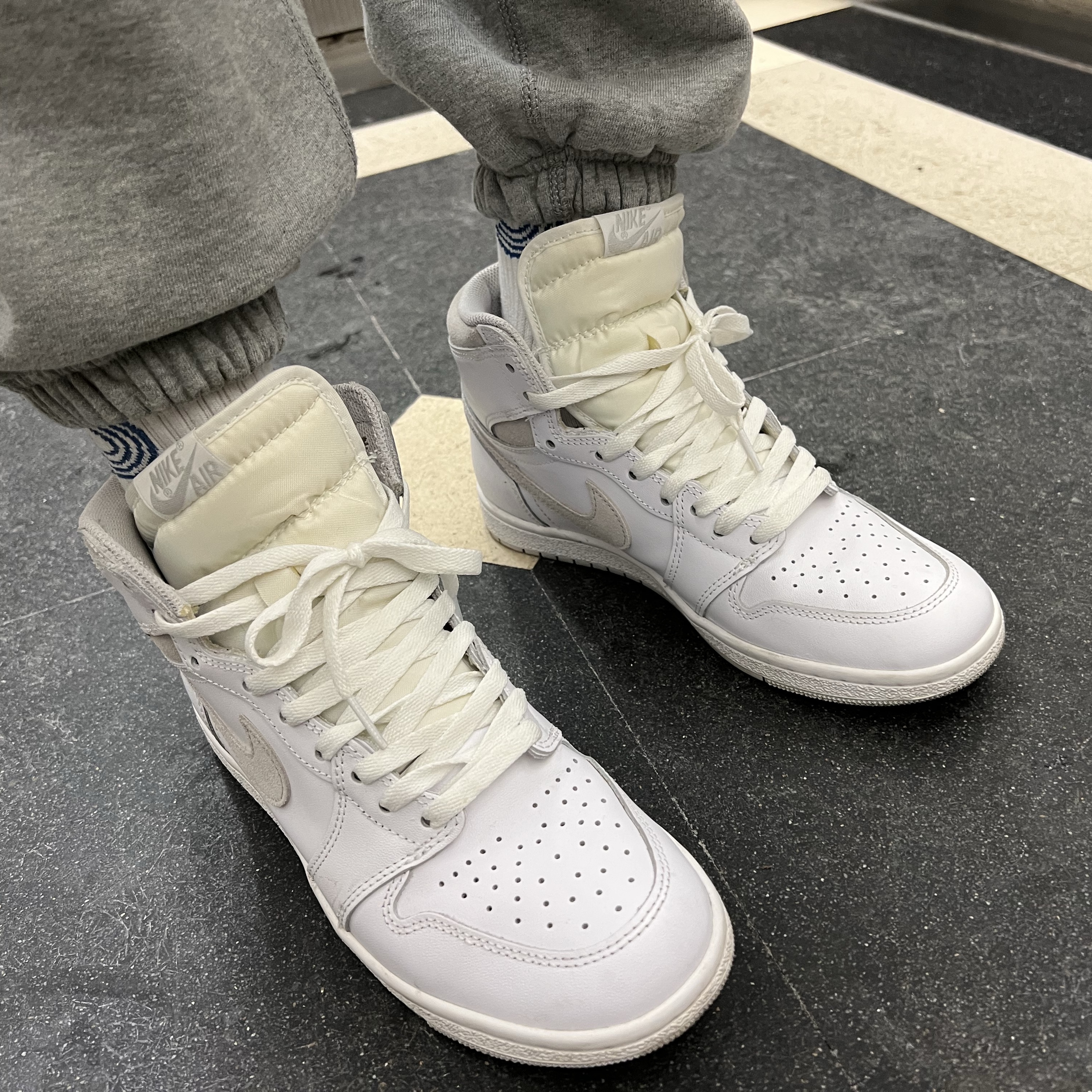 Jordan 1 High 85 Neutral Grey 착용 스타일